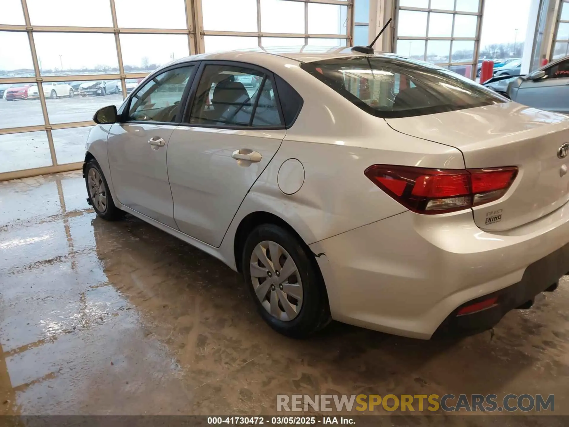19 fotografías del automóvil dañado 3KPA24AB5KE210352 KIA RIO 2019