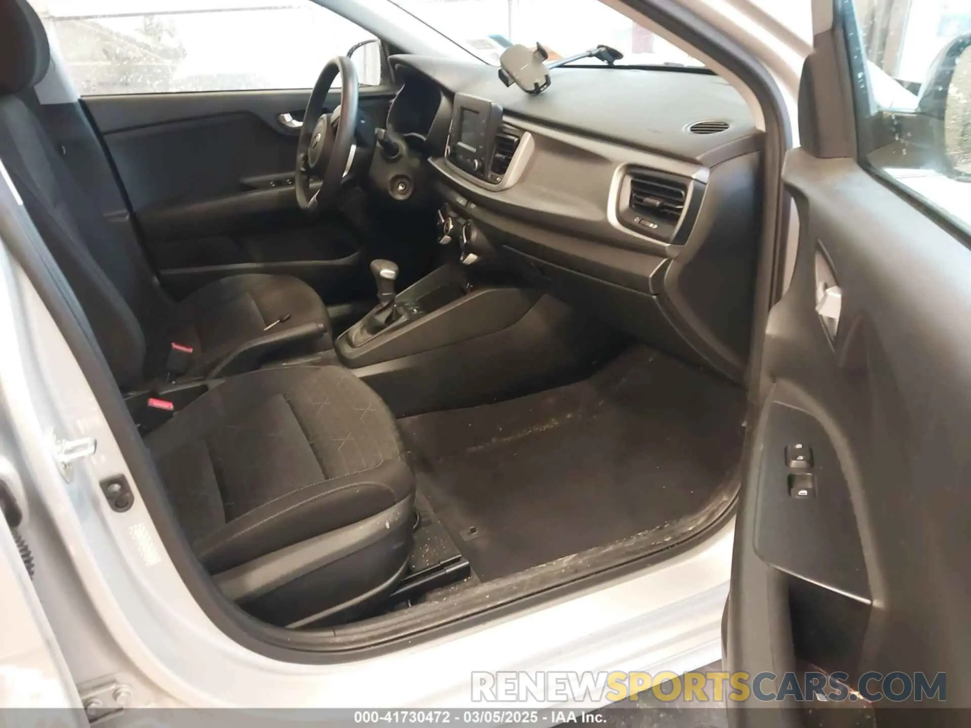 5 fotografías del automóvil dañado 3KPA24AB5KE210352 KIA RIO 2019