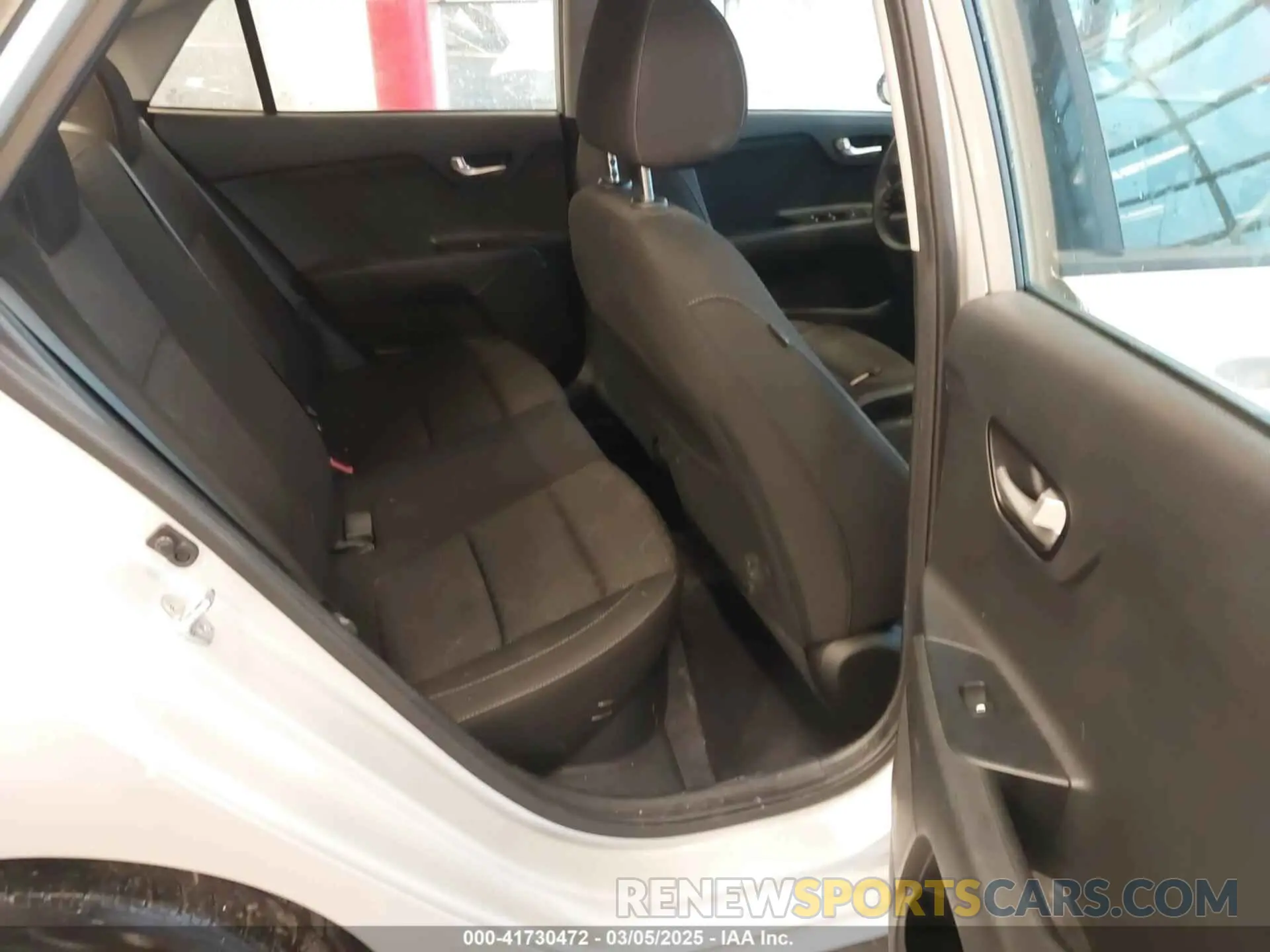 8 fotografías del automóvil dañado 3KPA24AB5KE210352 KIA RIO 2019