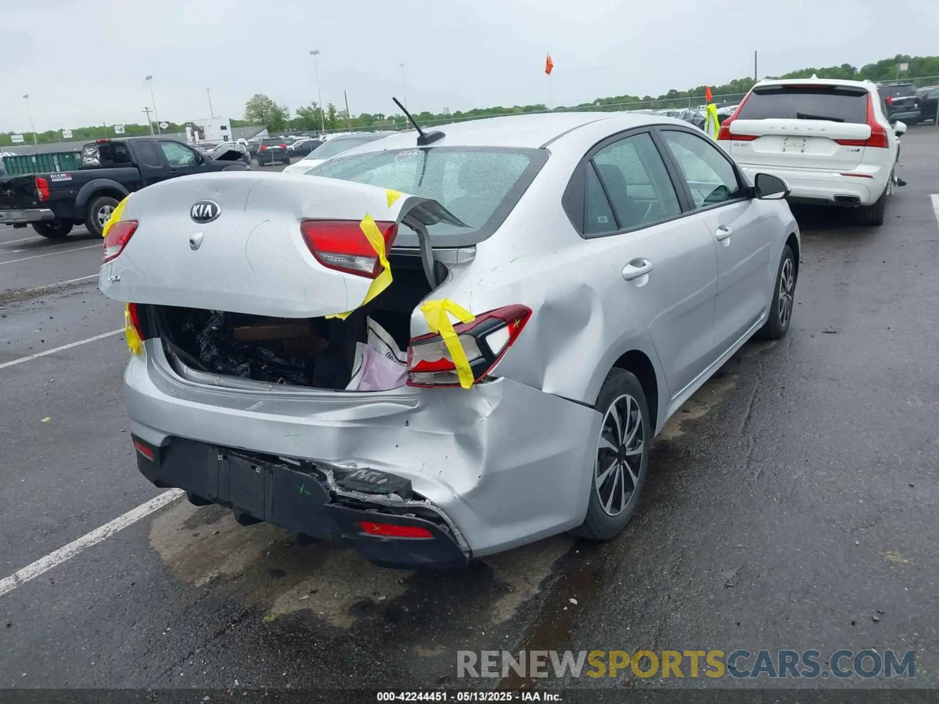 4 fotografías del automóvil dañado 3KPA24AB5KE227250 KIA RIO 2019