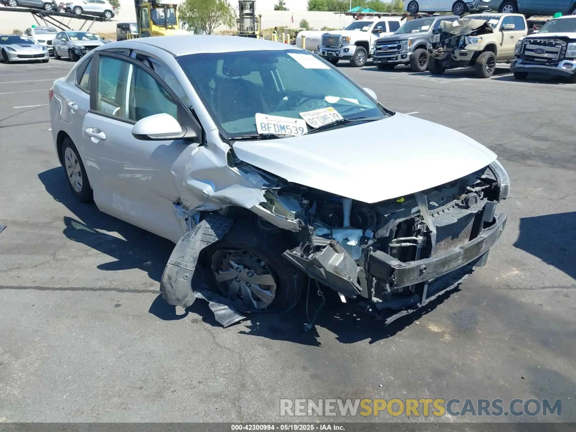 14 fotografías del automóvil dañado 3KPA24AB6KE166894 KIA RIO 2019