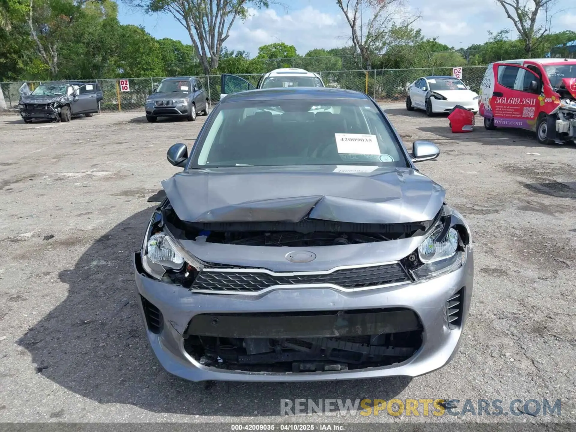 12 fotografías del automóvil dañado 3KPA24AB6KE214152 KIA RIO 2019