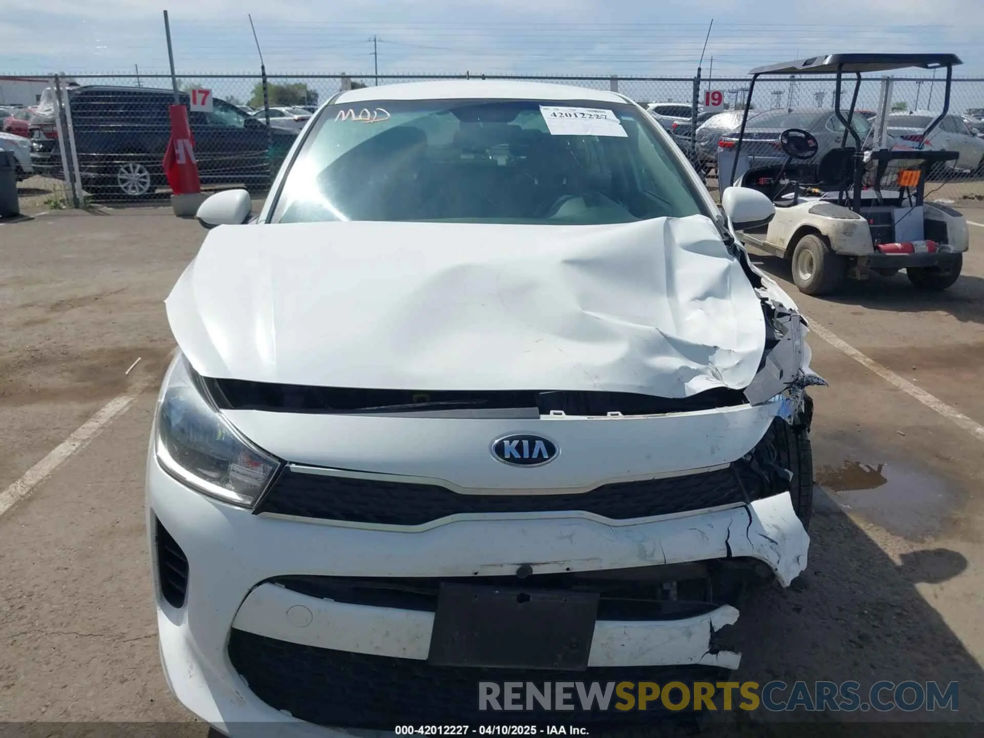 12 fotografías del automóvil dañado 3KPA24AB6KE216211 KIA RIO 2019