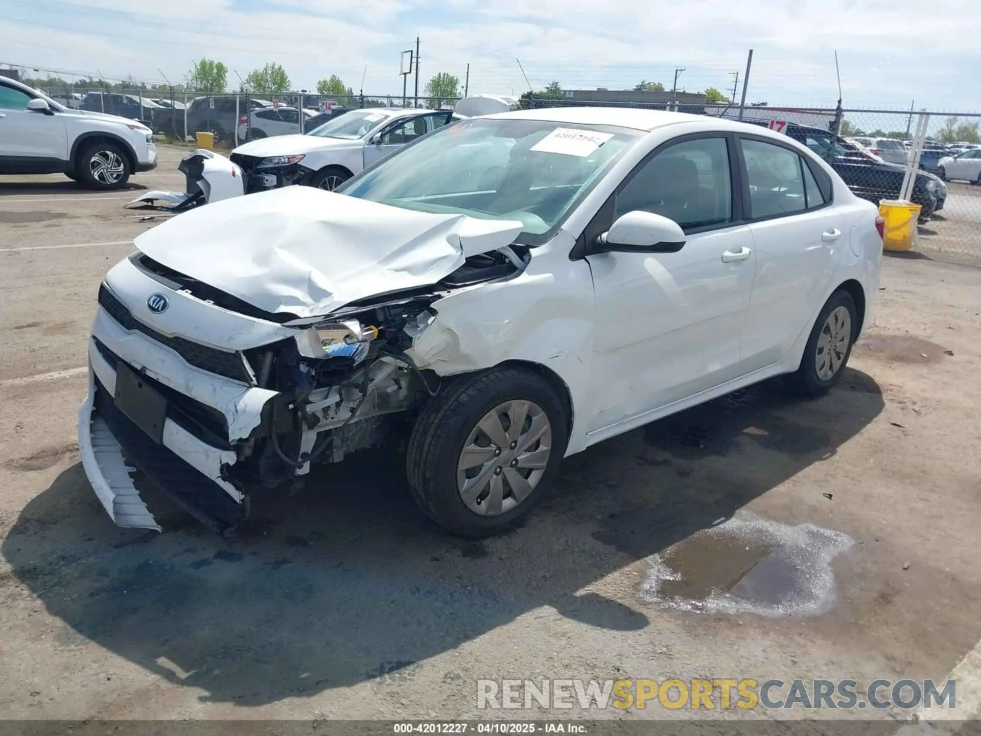 2 fotografías del automóvil dañado 3KPA24AB6KE216211 KIA RIO 2019