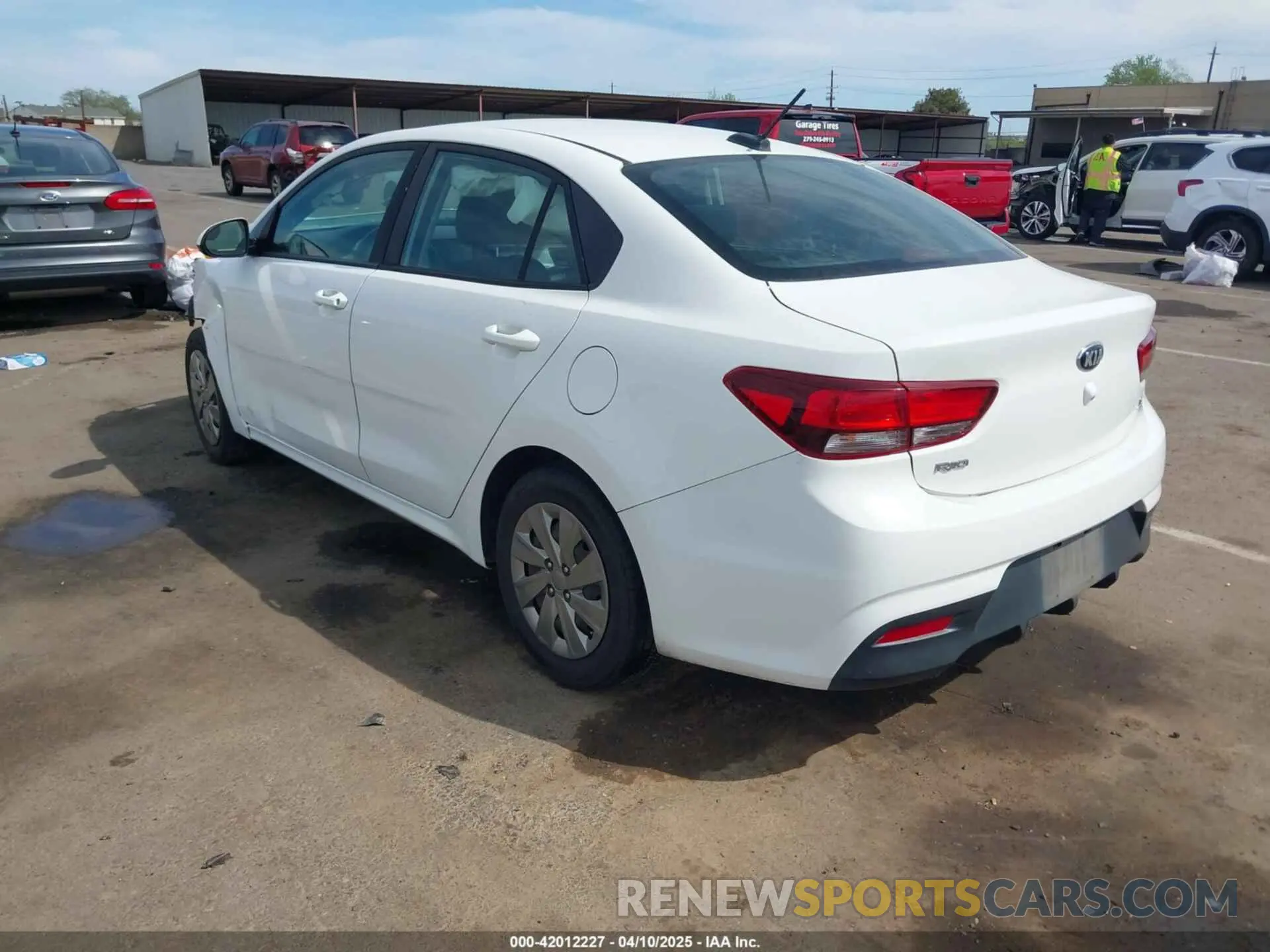 3 fotografías del automóvil dañado 3KPA24AB6KE216211 KIA RIO 2019