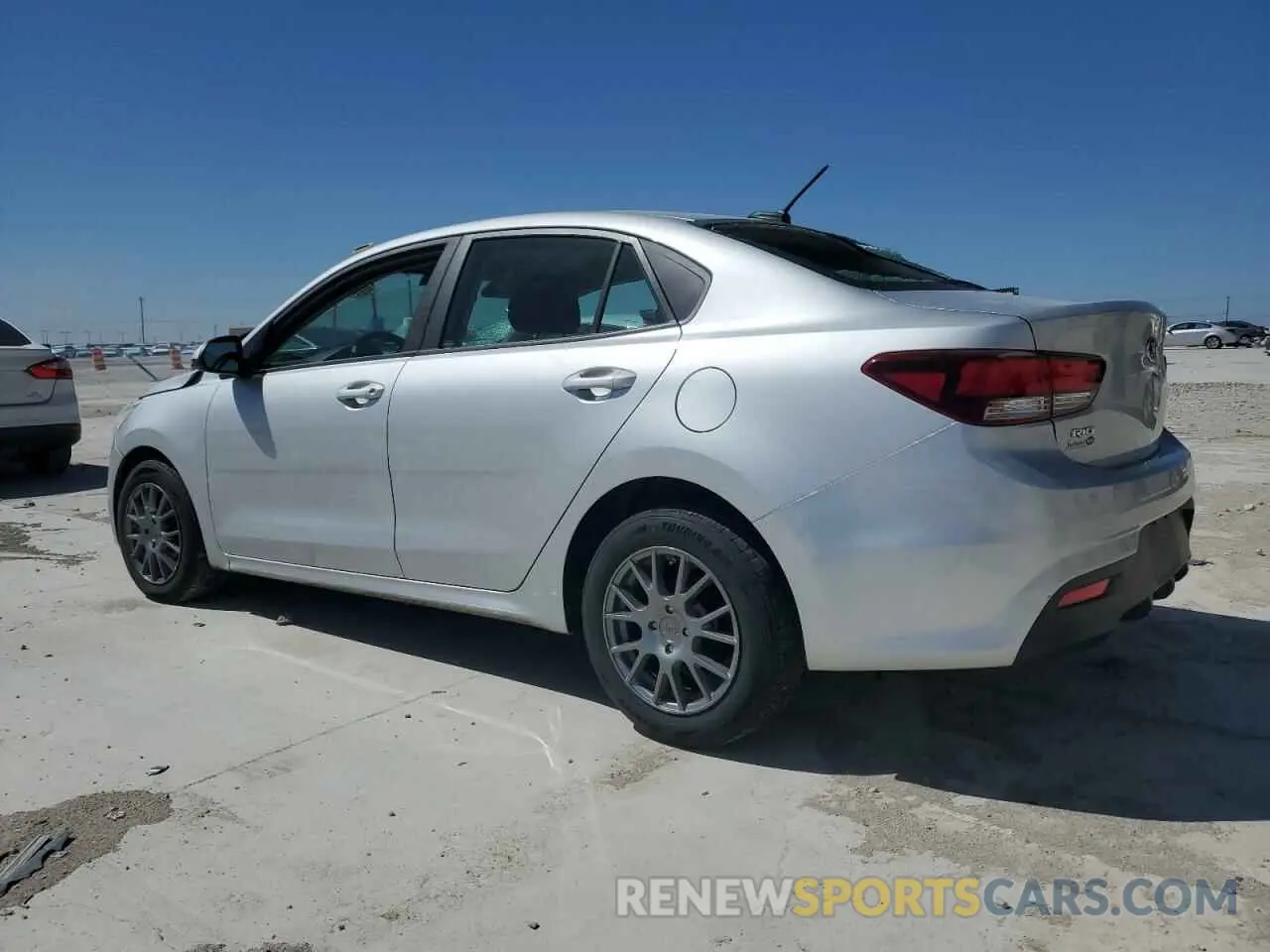 2 fotografías del automóvil dañado 3KPA24AB8KE208465 KIA RIO 2019