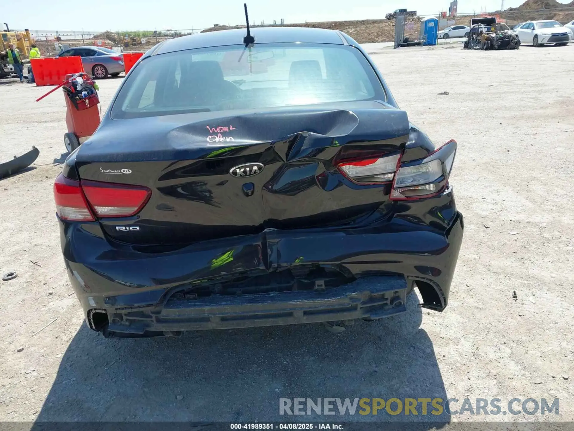 16 fotografías del automóvil dañado 3KPA24AB8KE221118 KIA RIO 2019