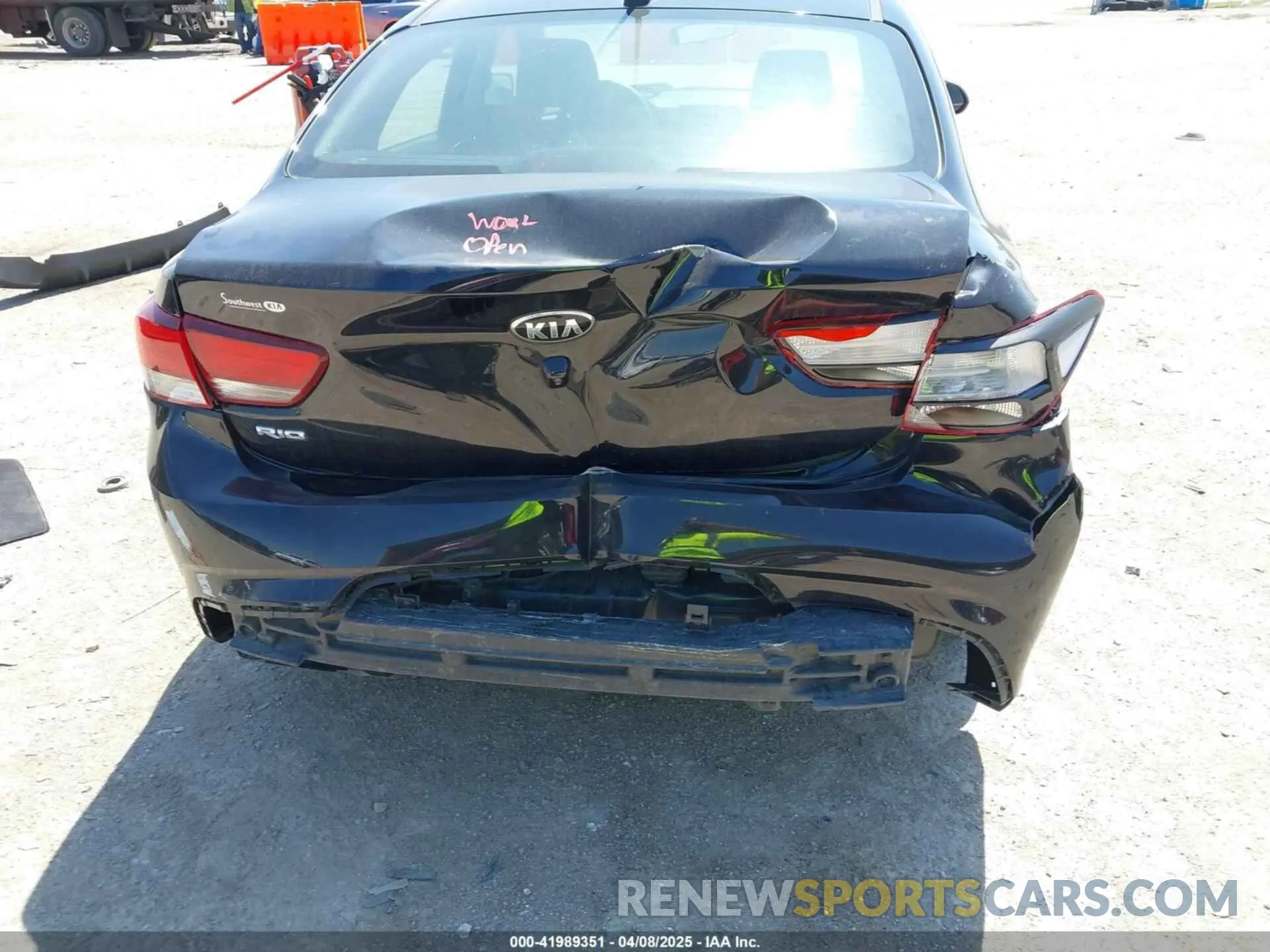 6 fotografías del automóvil dañado 3KPA24AB8KE221118 KIA RIO 2019