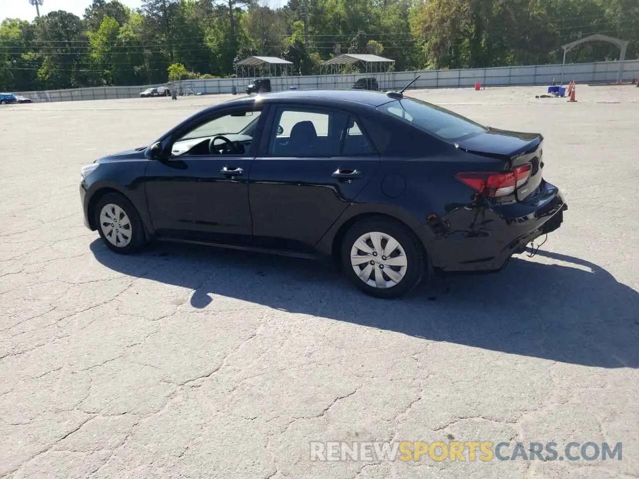 2 fotografías del automóvil dañado 3KPA24AB8KE233141 KIA RIO 2019