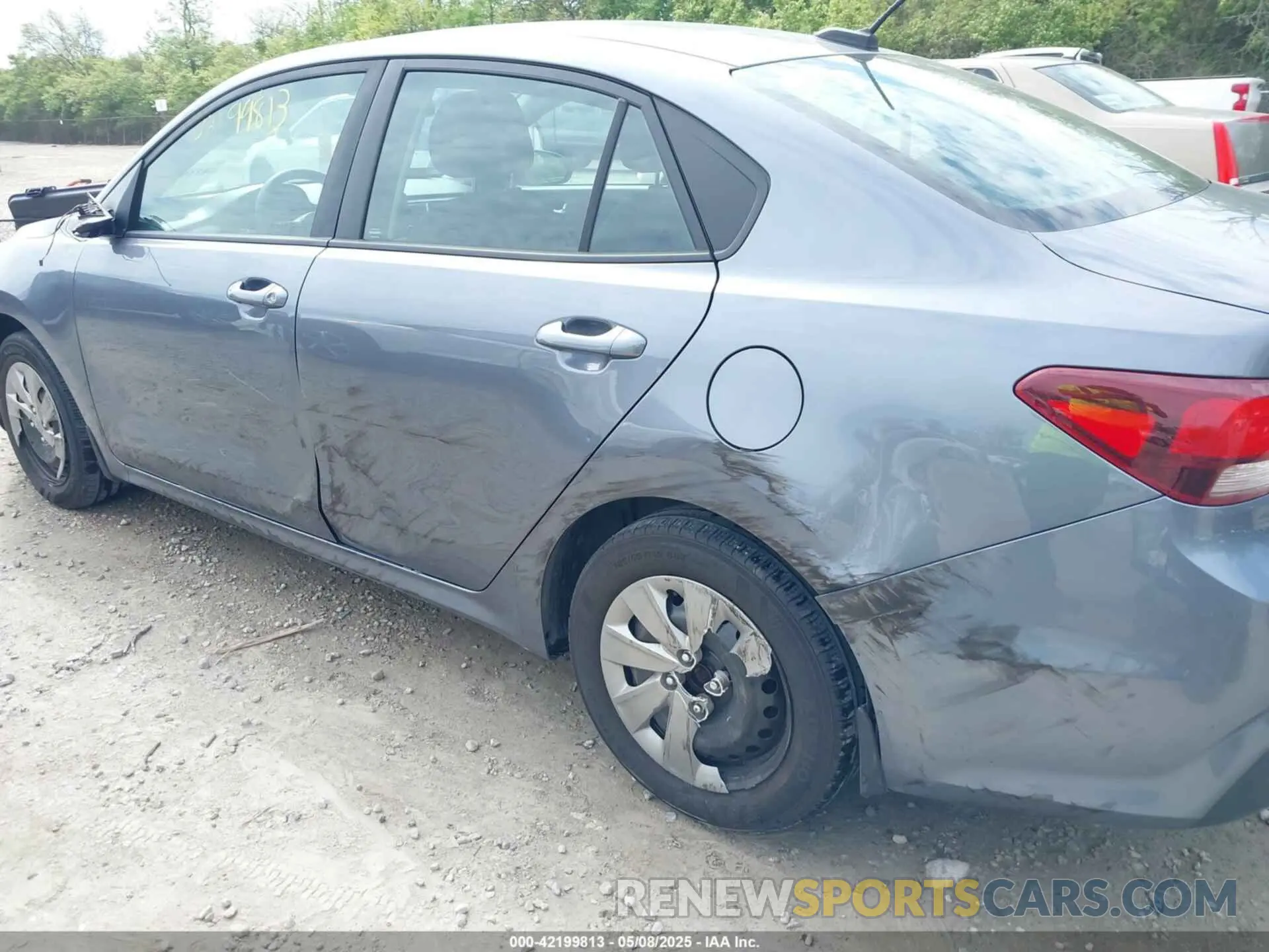 19 fotografías del automóvil dañado 3KPA24AB9KE170387 KIA RIO 2019