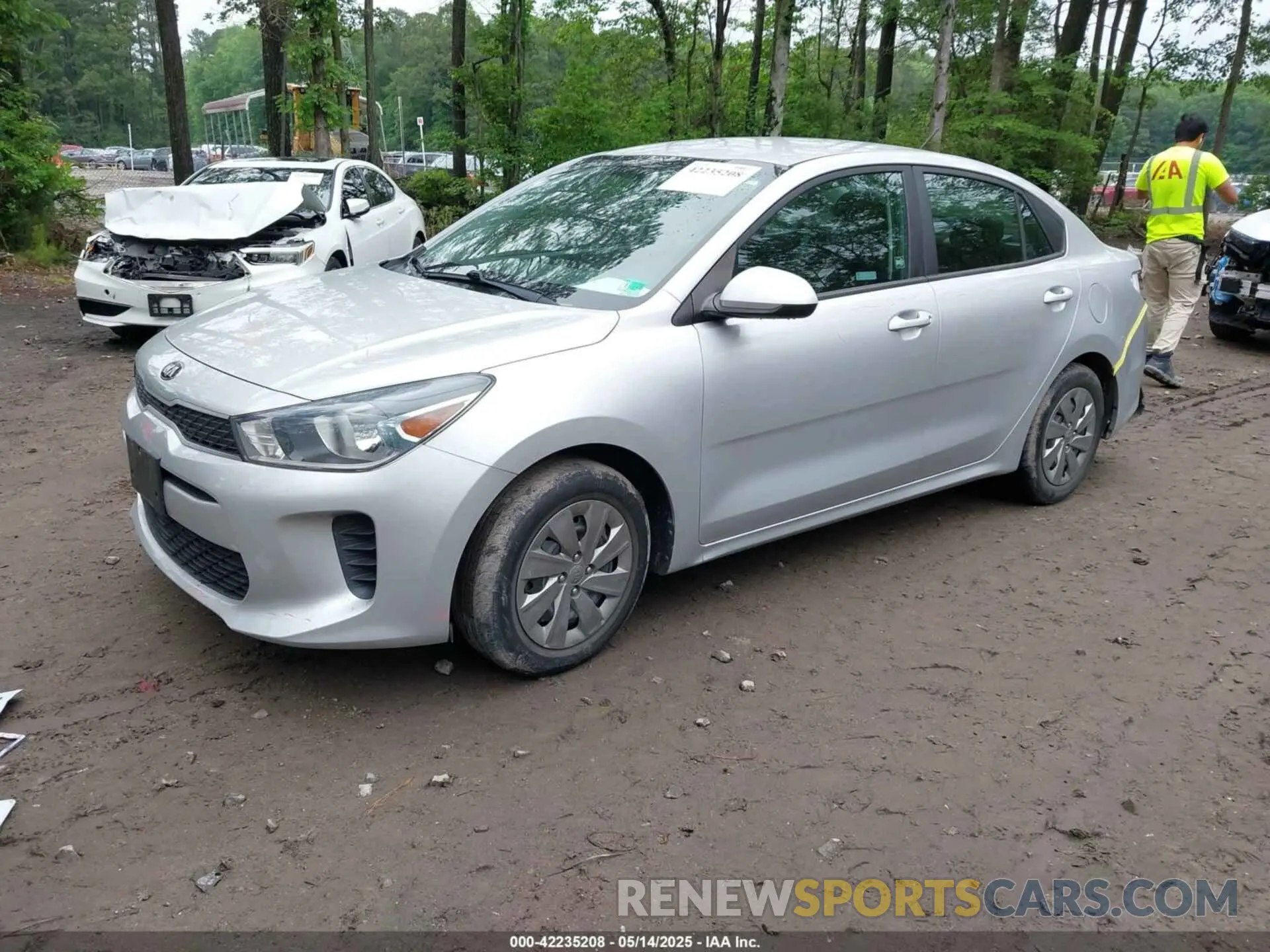 2 fotografías del automóvil dañado 3KPA24AB9KE201430 KIA RIO 2019