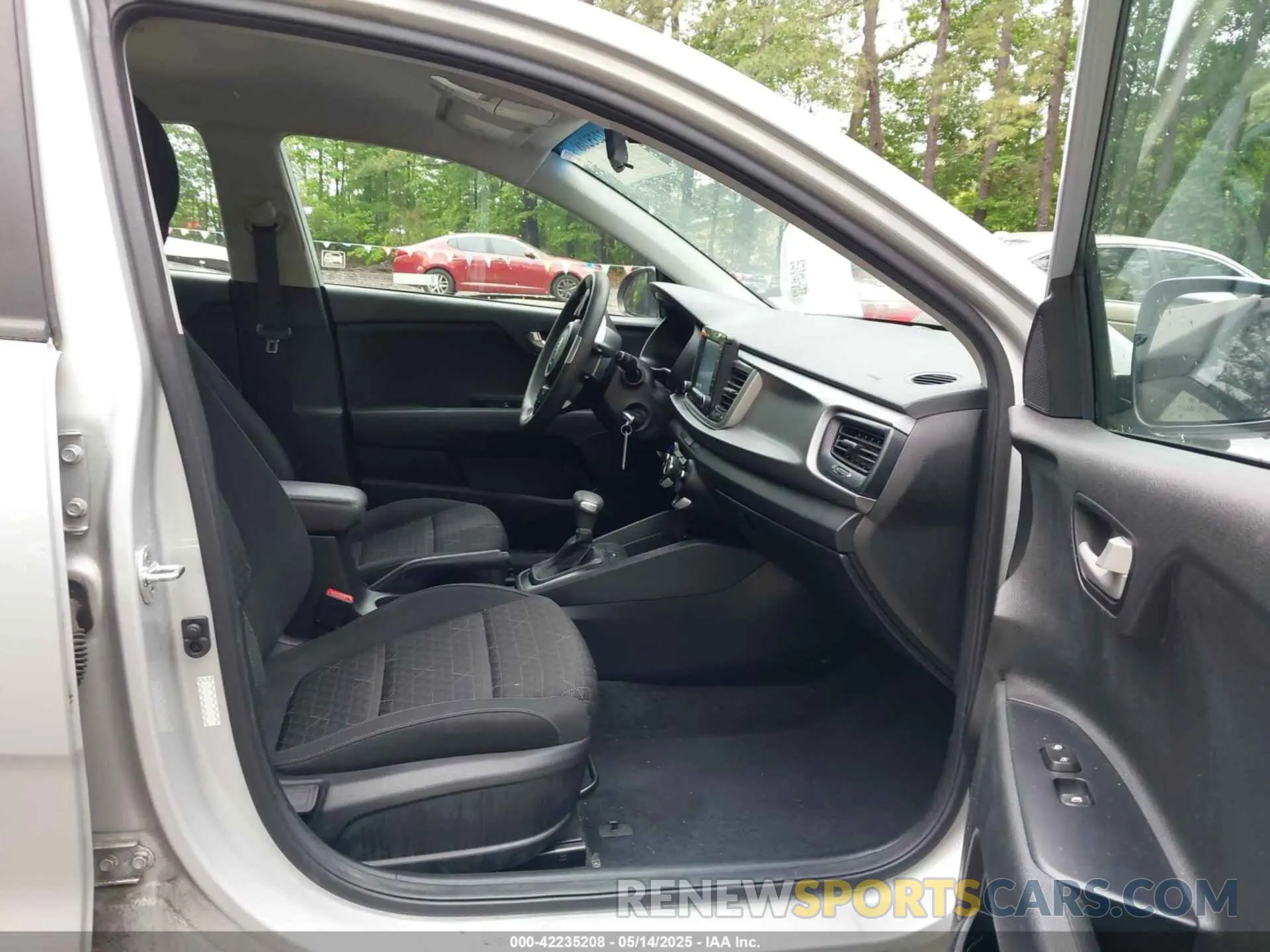 5 fotografías del automóvil dañado 3KPA24AB9KE201430 KIA RIO 2019