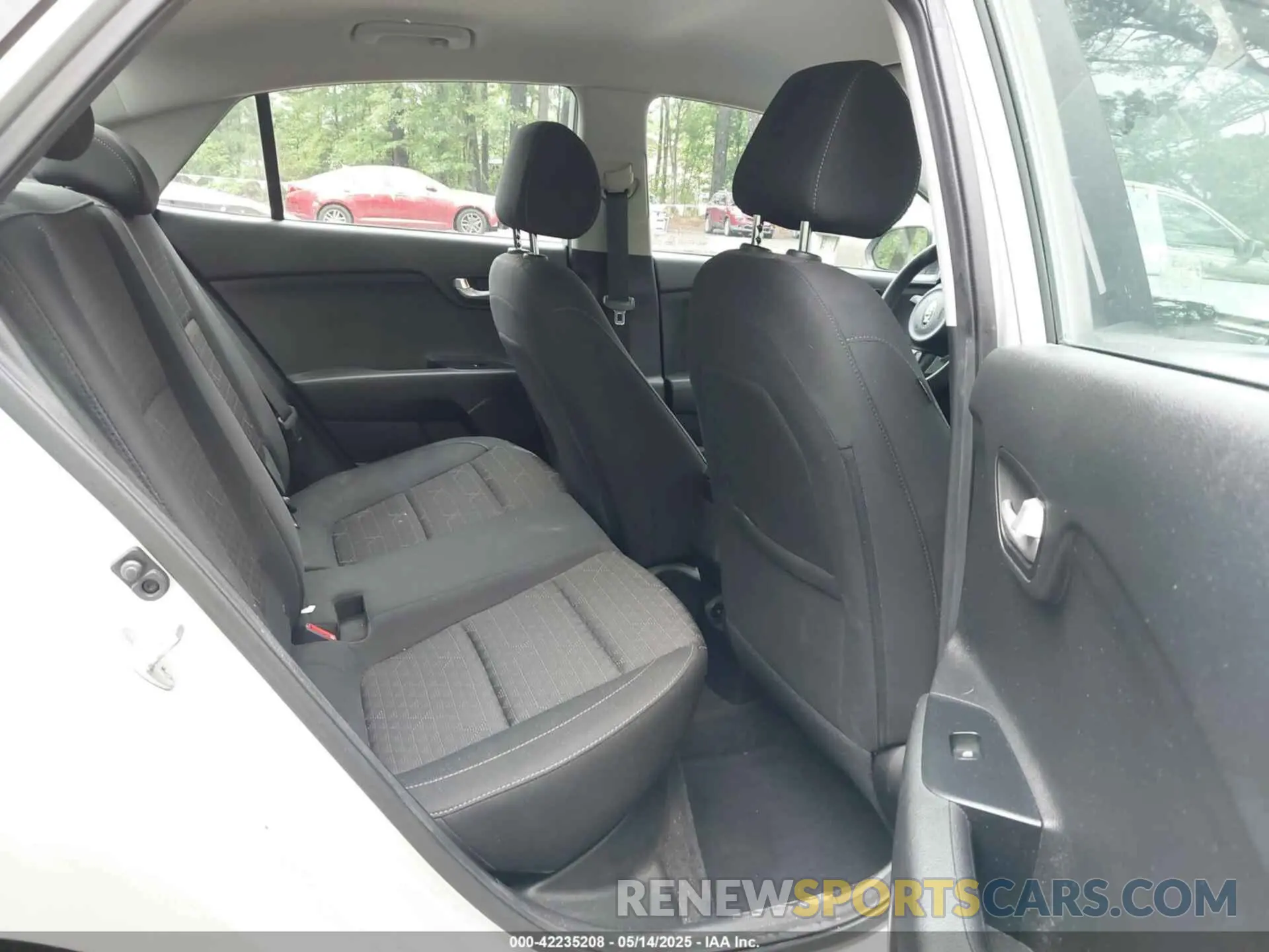 8 fotografías del automóvil dañado 3KPA24AB9KE201430 KIA RIO 2019