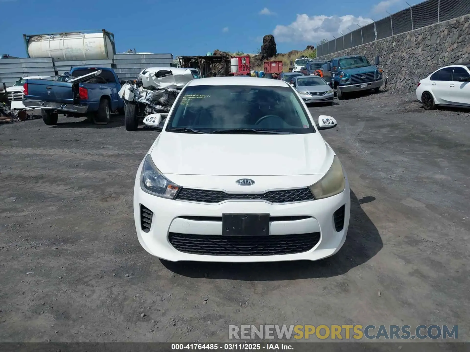 13 fotografías del automóvil dañado 3KPA24AB9KE214579 KIA RIO 2019