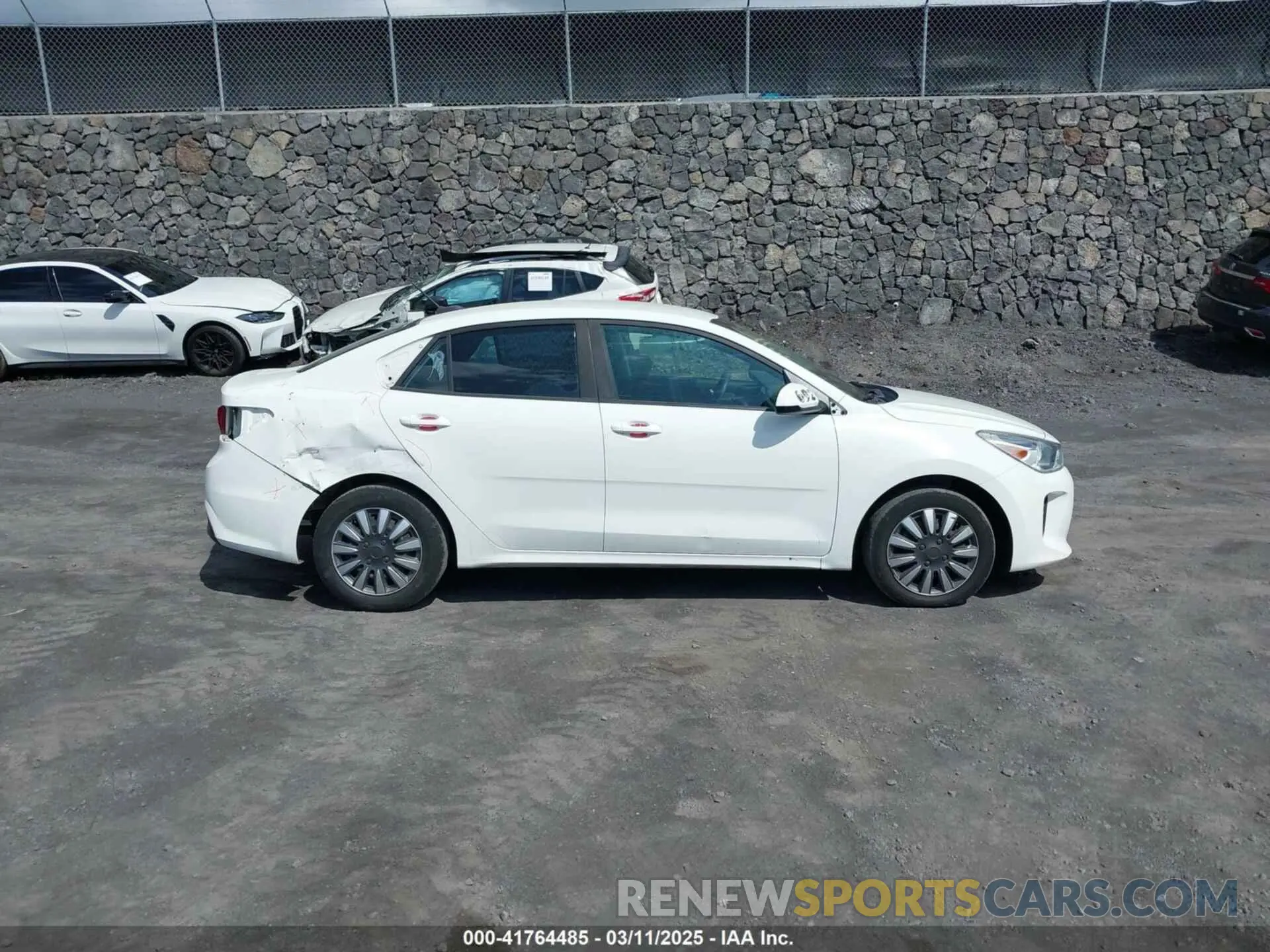 14 fotografías del automóvil dañado 3KPA24AB9KE214579 KIA RIO 2019
