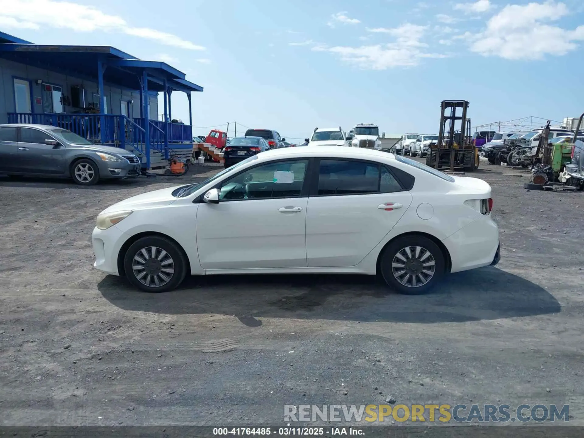 15 fotografías del automóvil dañado 3KPA24AB9KE214579 KIA RIO 2019