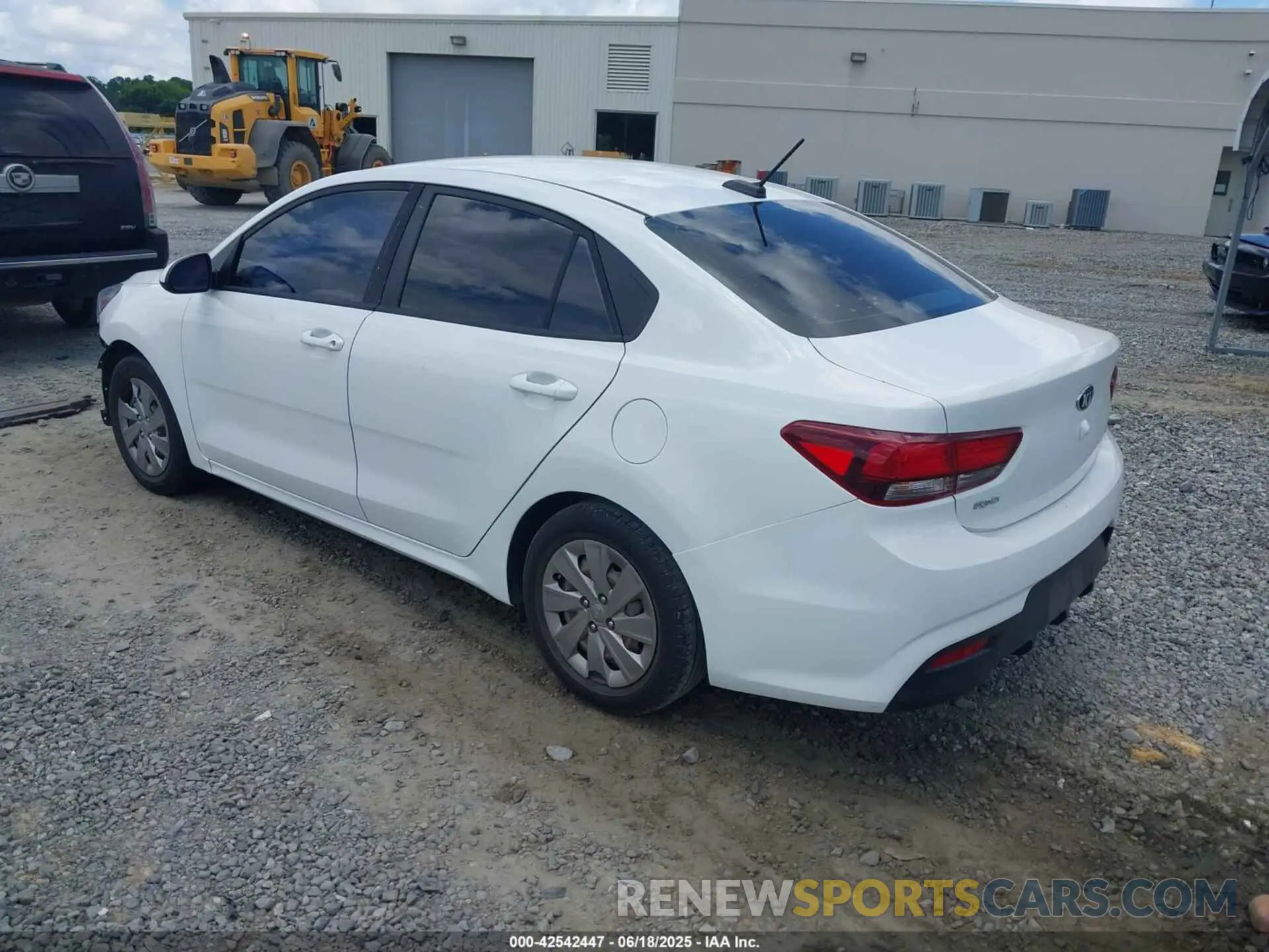 3 fotografías del automóvil dañado 3KPA24AB9KE239305 KIA RIO 2019