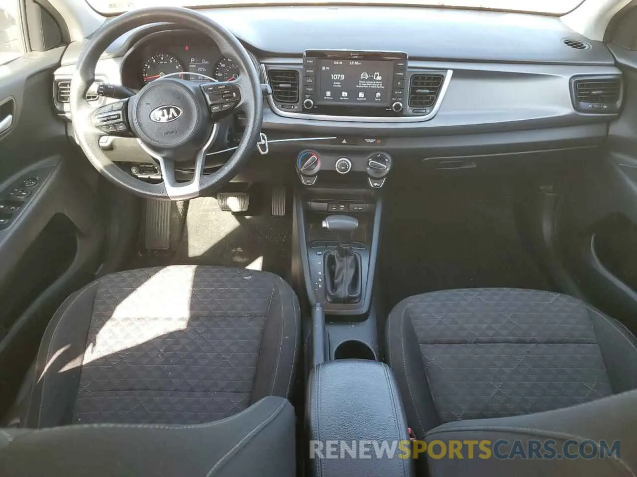 8 fotografías del automóvil dañado 3KPA24ABXKE209892 KIA RIO 2019