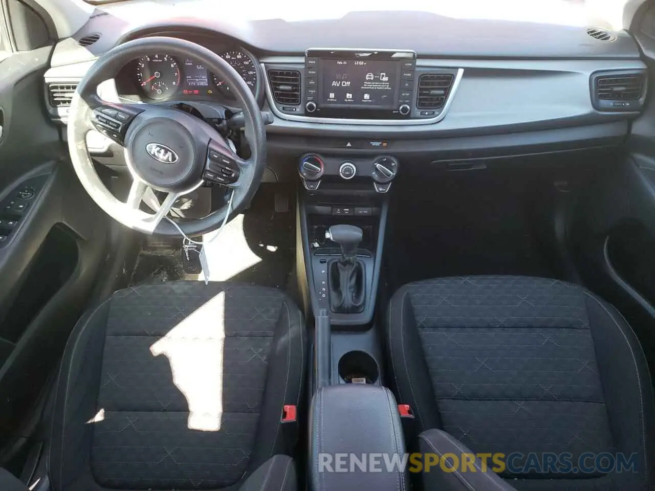 8 fotografías del automóvil dañado 3KPA24ABXKE210279 KIA RIO 2019