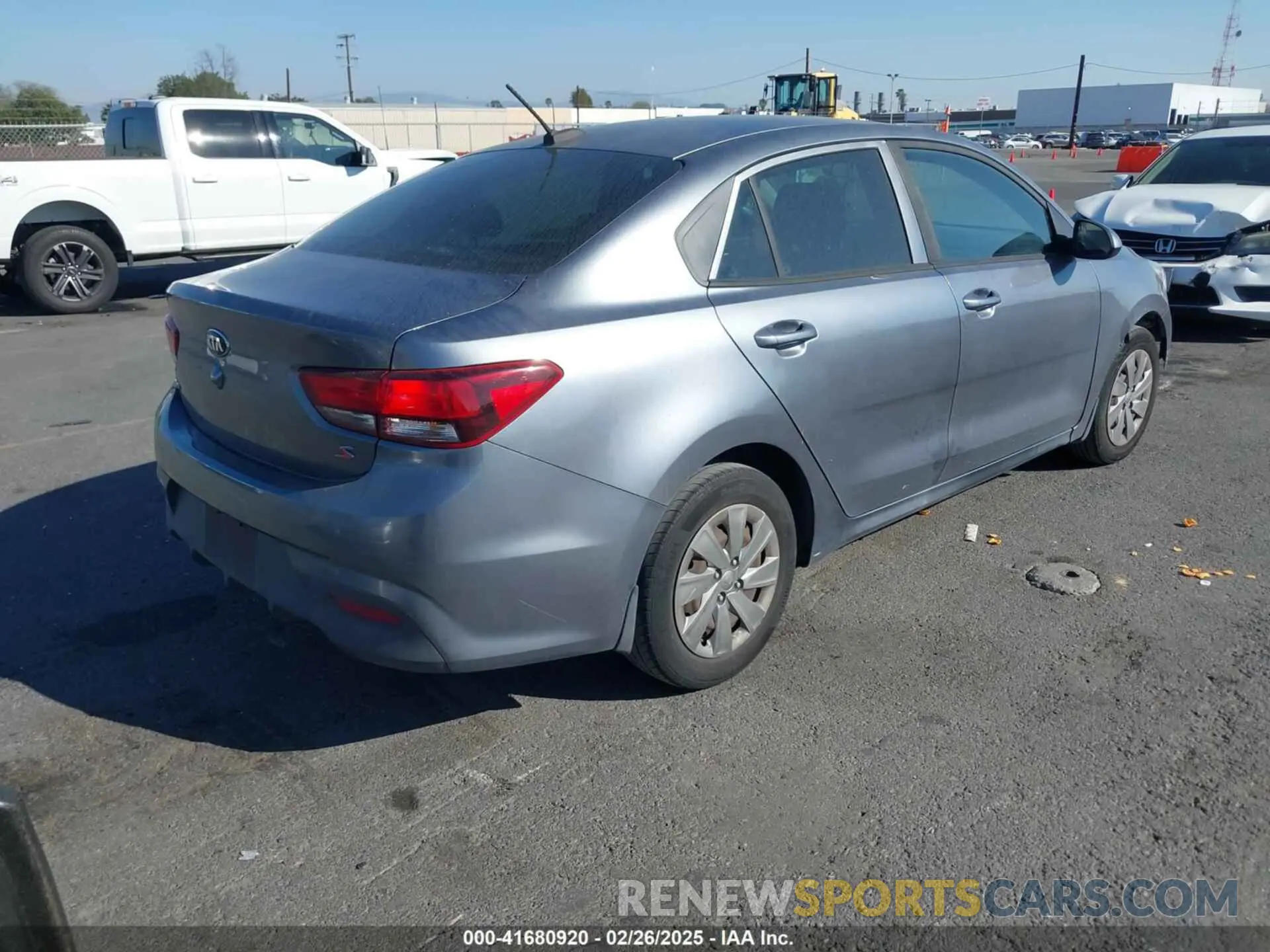 4 fotografías del automóvil dañado 3KPA24ABXKE232900 KIA RIO 2019