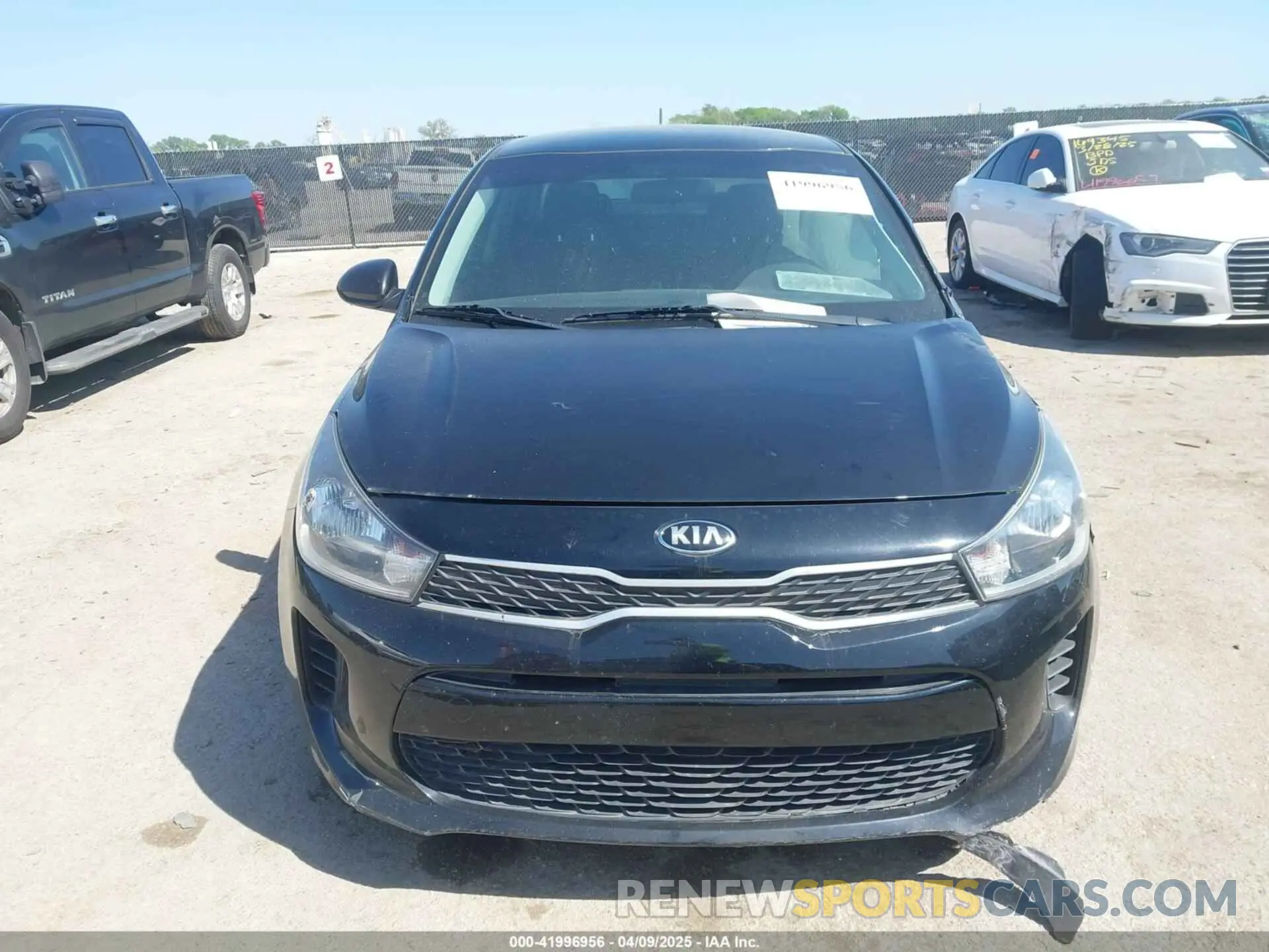 12 fotografías del automóvil dañado 3KPA24AD0LE289416 KIA RIO 2020