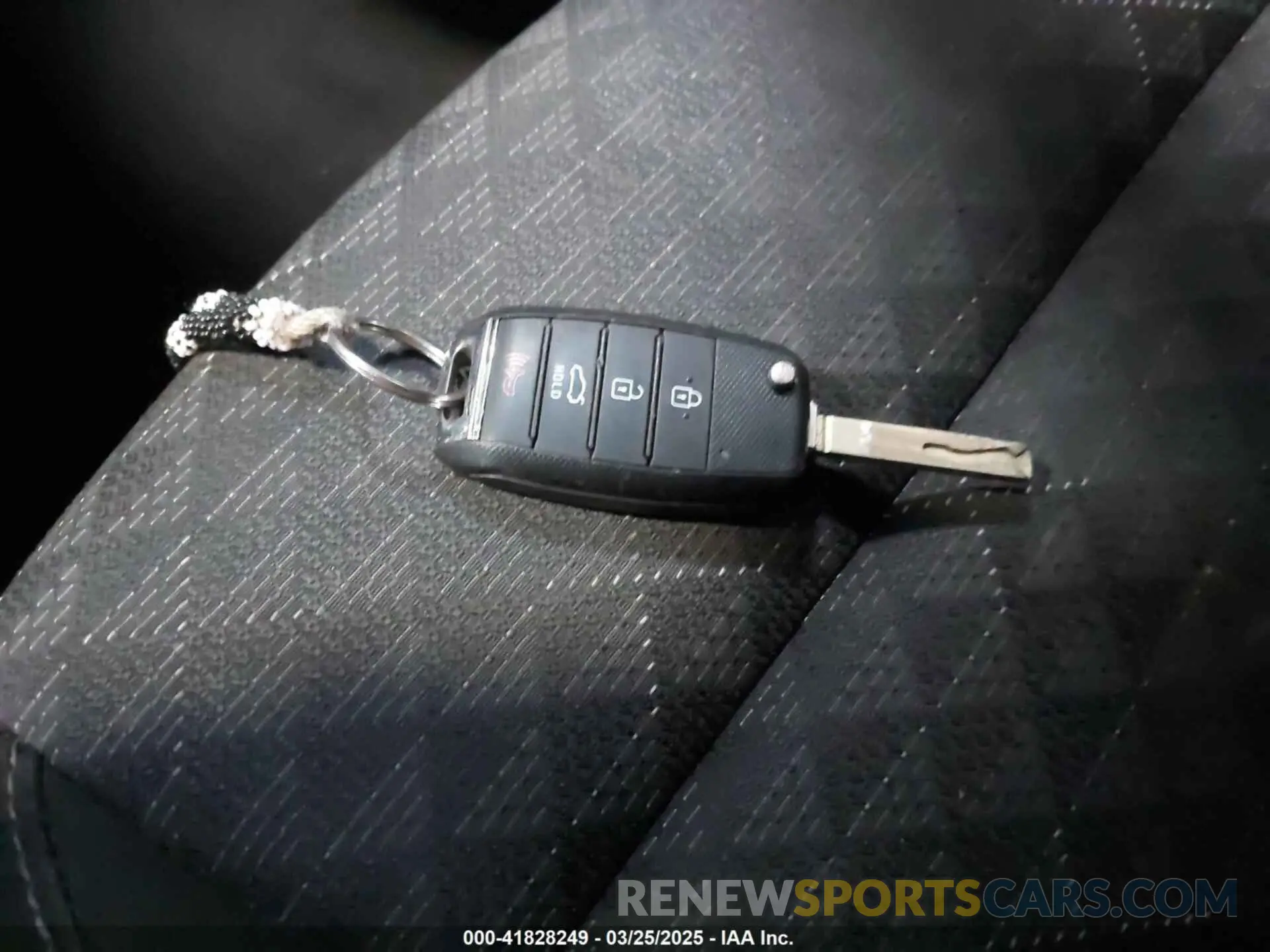 11 fotografías del automóvil dañado 3KPA24AD0LE322706 KIA RIO 2020