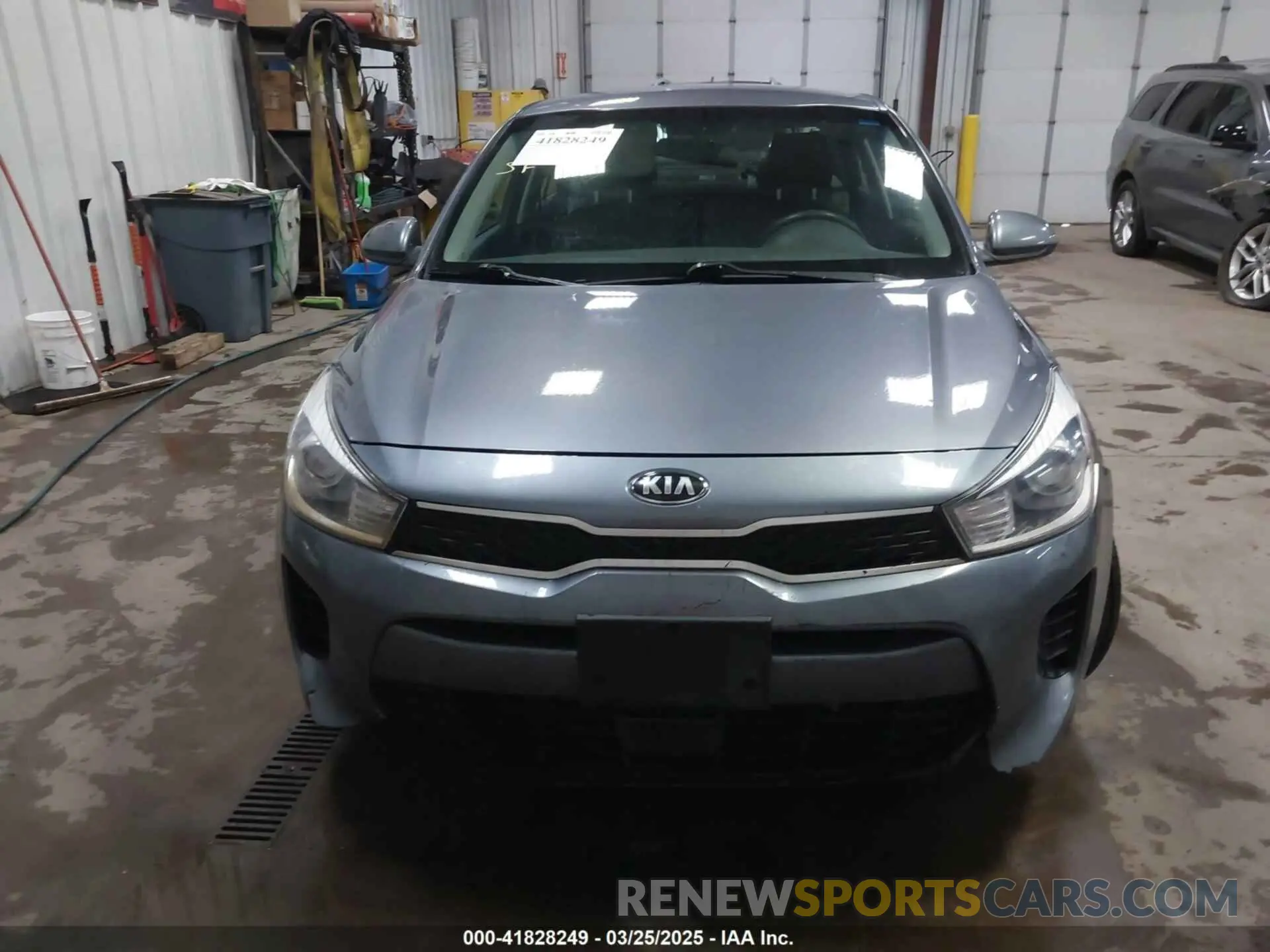 12 fotografías del automóvil dañado 3KPA24AD0LE322706 KIA RIO 2020
