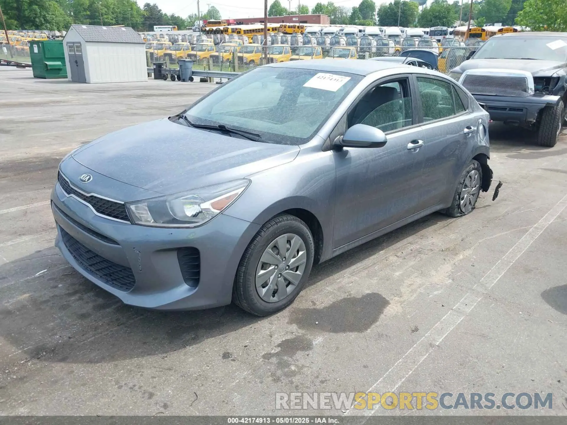 2 fotografías del automóvil dañado 3KPA24AD0LE336105 KIA RIO 2020
