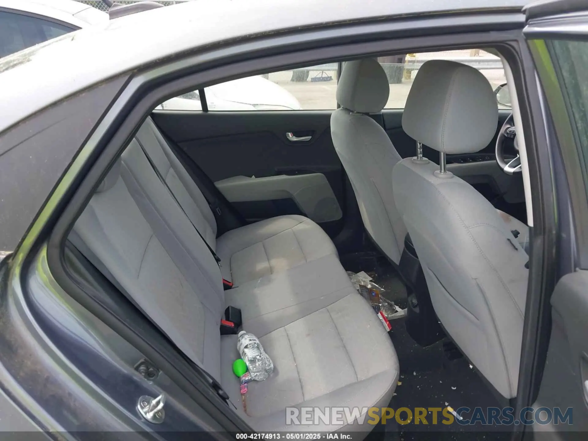 8 fotografías del automóvil dañado 3KPA24AD0LE336105 KIA RIO 2020