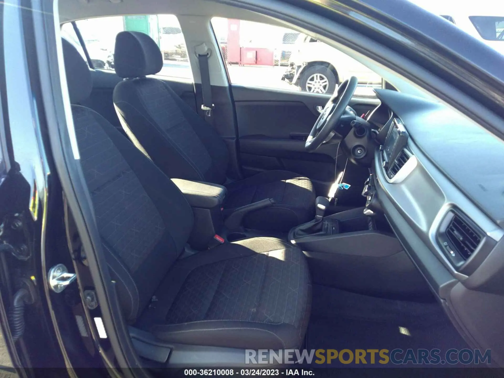 5 fotografías del automóvil dañado 3KPA24AD0LE353132 KIA RIO 2020