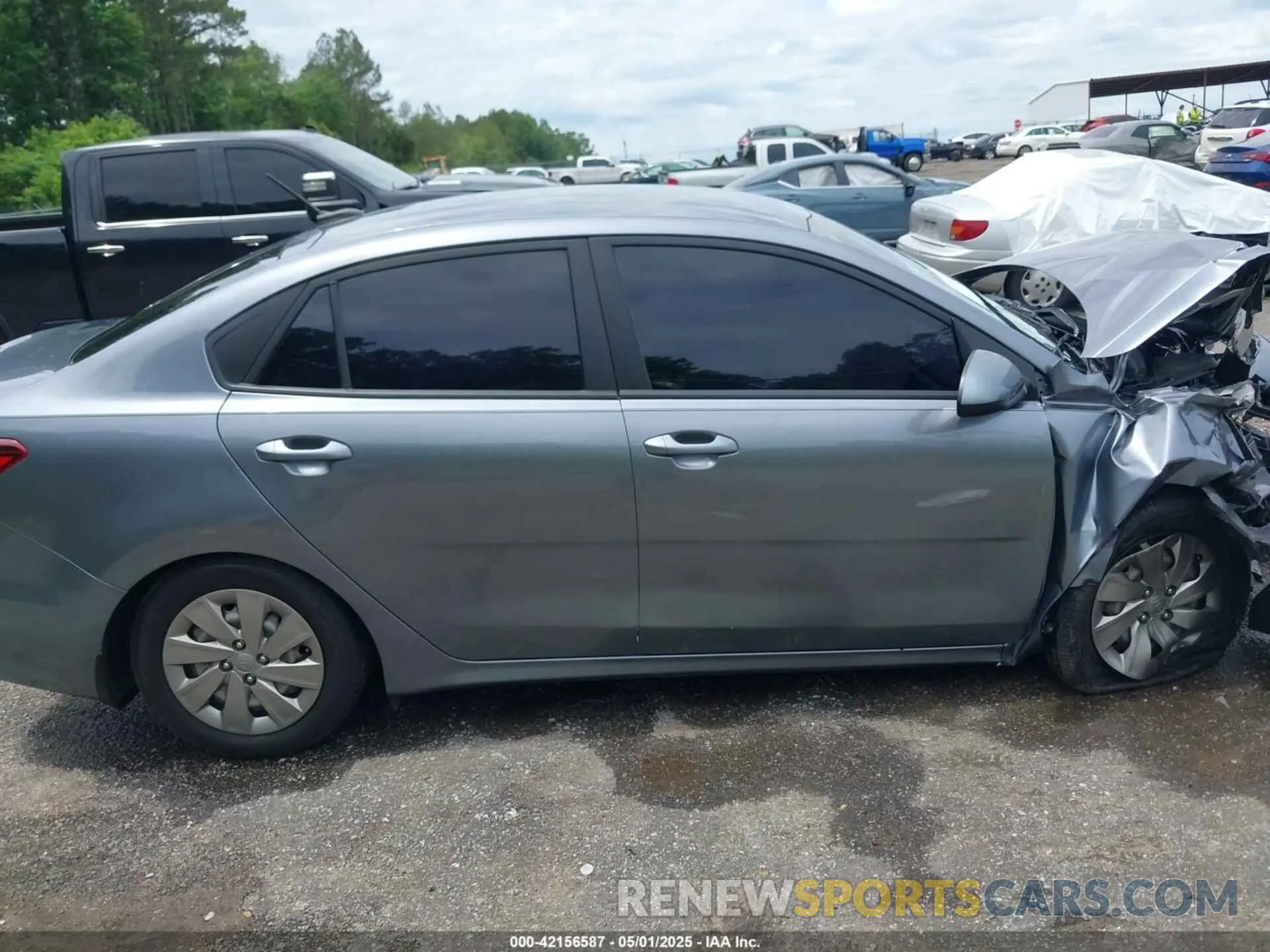 14 fotografías del automóvil dañado 3KPA24AD1LE262502 KIA RIO 2020
