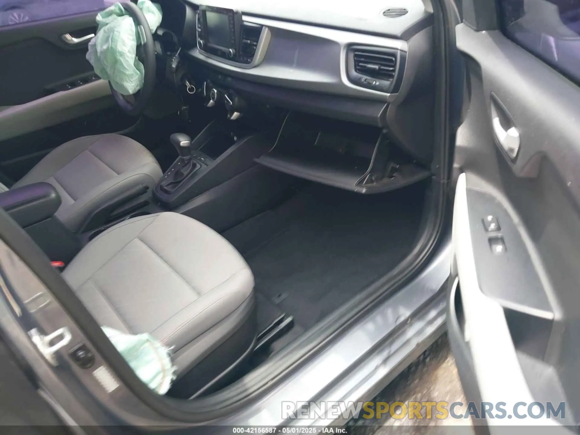 5 fotografías del automóvil dañado 3KPA24AD1LE262502 KIA RIO 2020