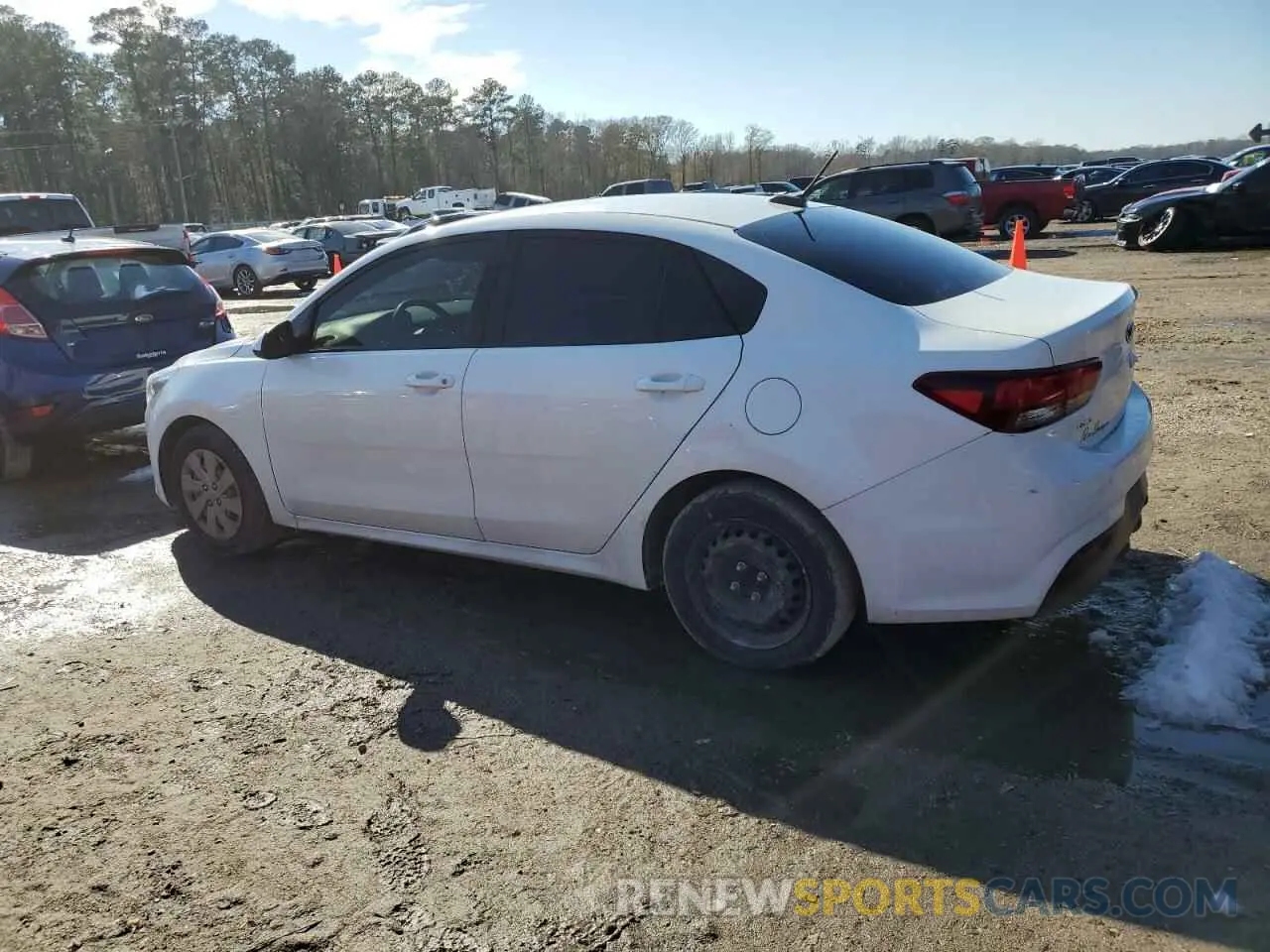 2 fotografías del automóvil dañado 3KPA24AD1LE283785 KIA RIO 2020