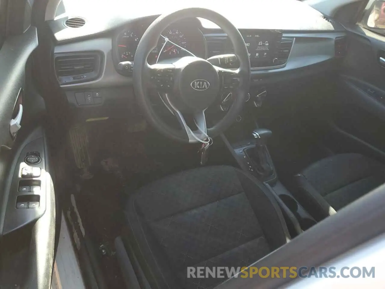 8 fotografías del automóvil dañado 3KPA24AD1LE283785 KIA RIO 2020