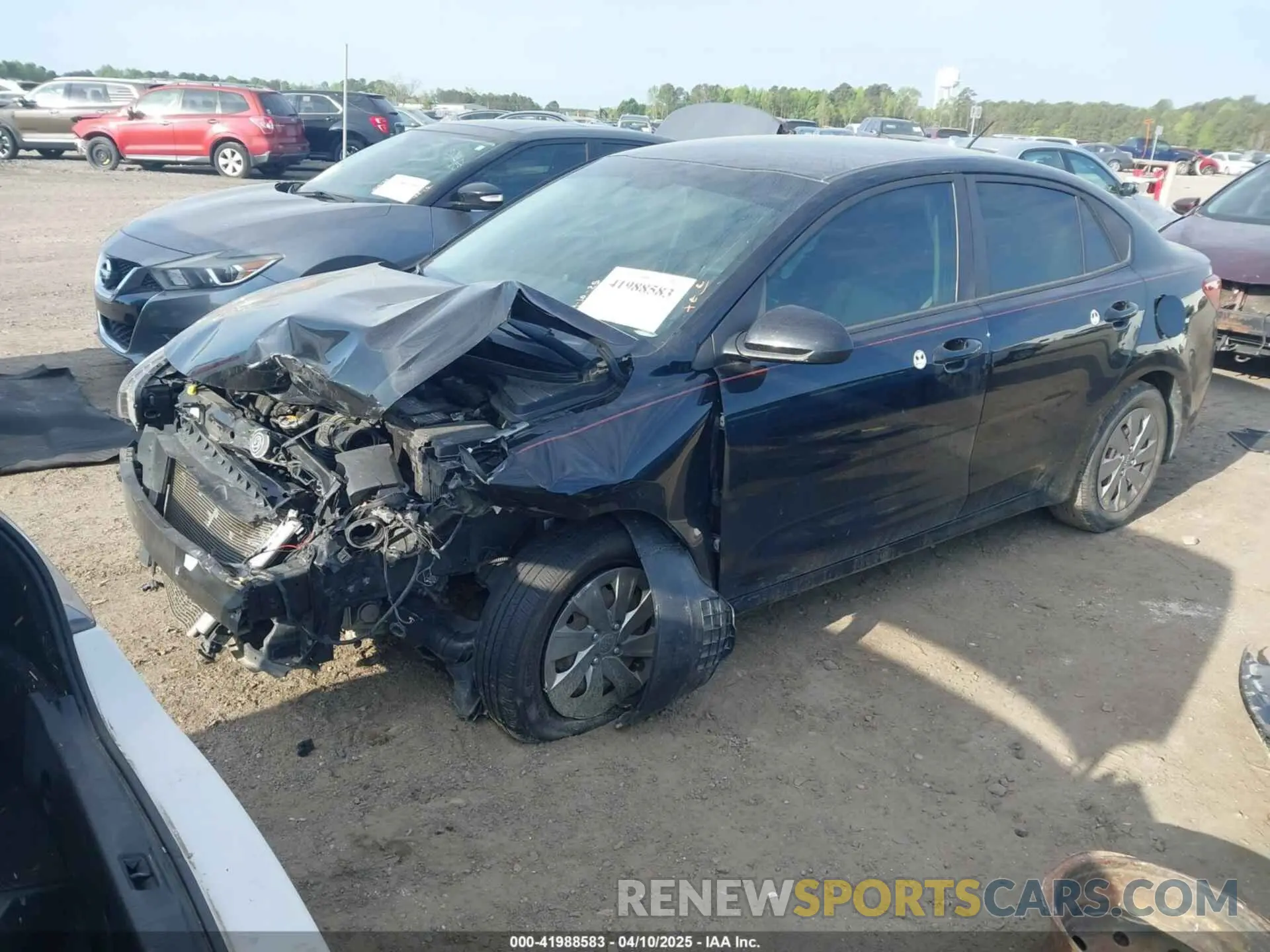 2 fotografías del automóvil dañado 3KPA24AD1LE283852 KIA RIO 2020
