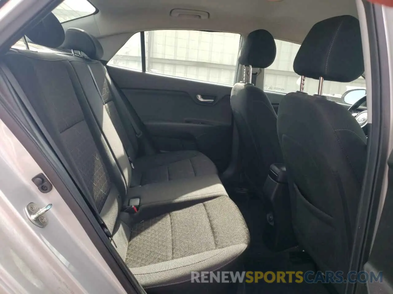 10 fotografías del automóvil dañado 3KPA24AD1LE302660 KIA RIO 2020