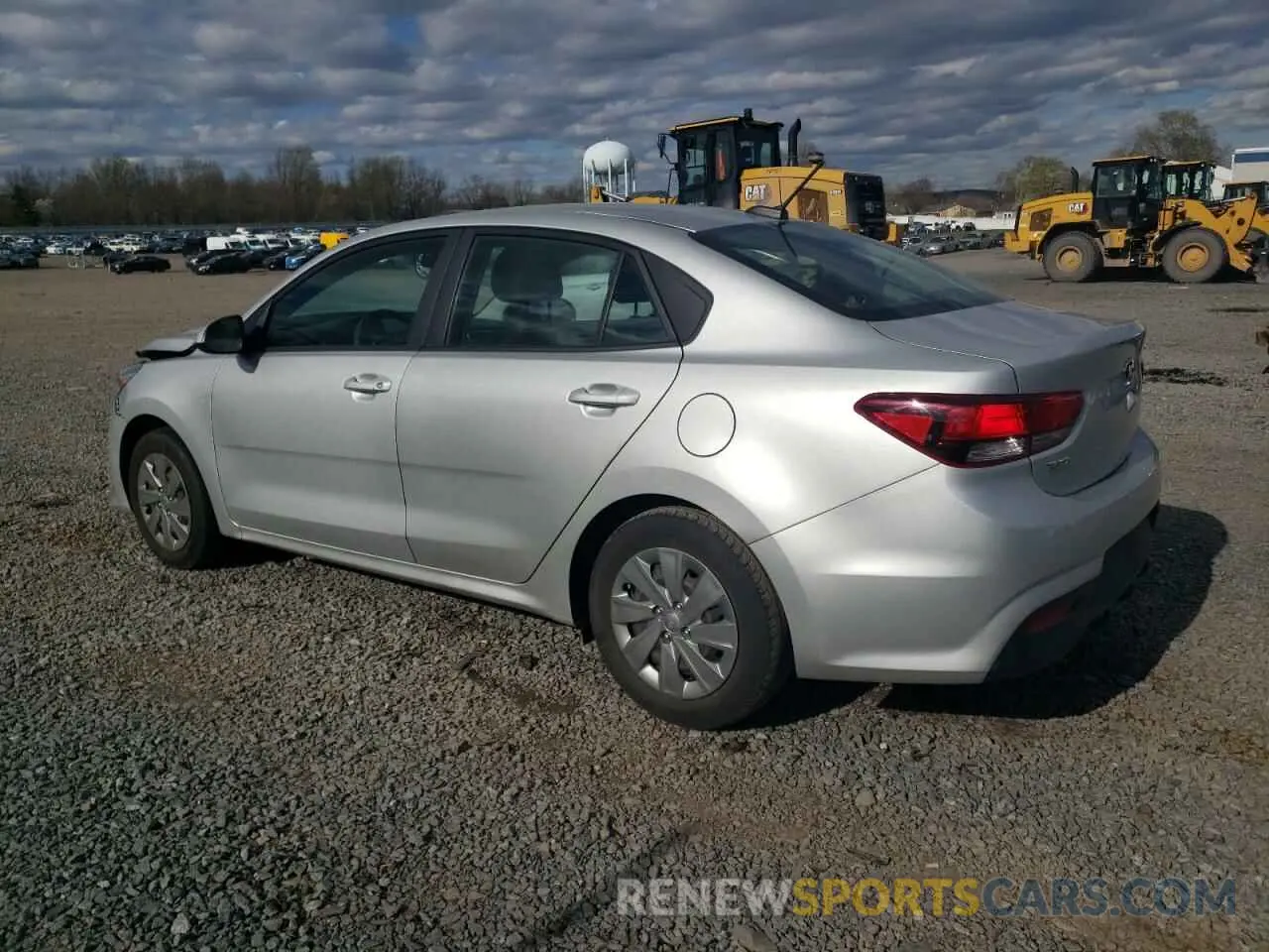2 fotografías del automóvil dañado 3KPA24AD1LE302660 KIA RIO 2020