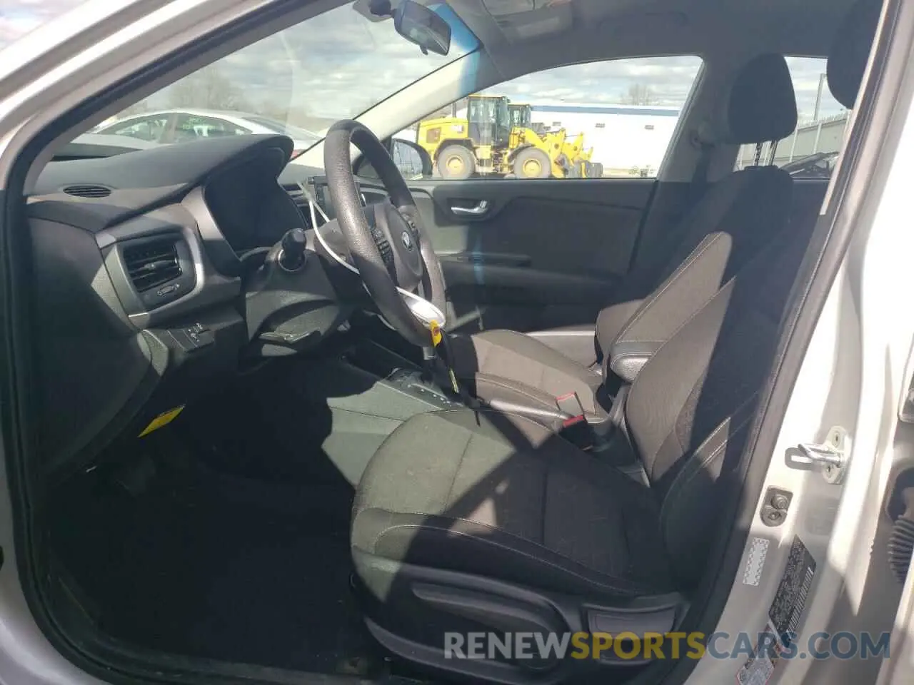 7 fotografías del automóvil dañado 3KPA24AD1LE302660 KIA RIO 2020