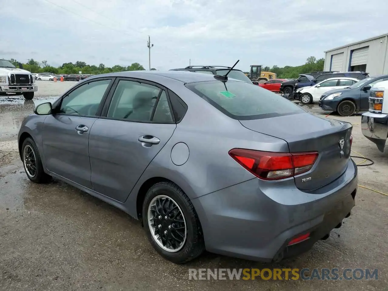 2 fotografías del automóvil dañado 3KPA24AD1LE312573 KIA RIO 2020