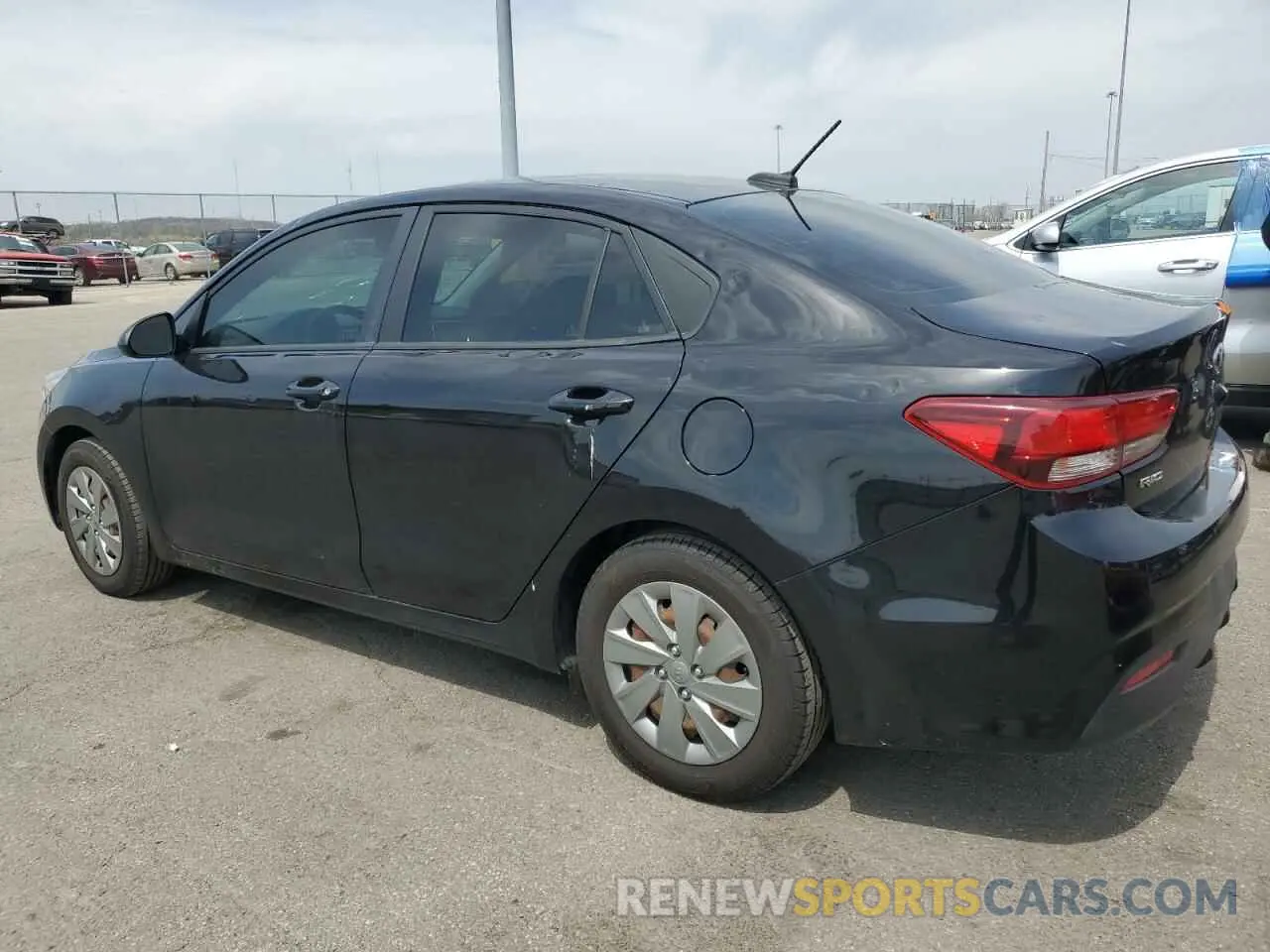 2 fotografías del automóvil dañado 3KPA24AD1LE337277 KIA RIO 2020