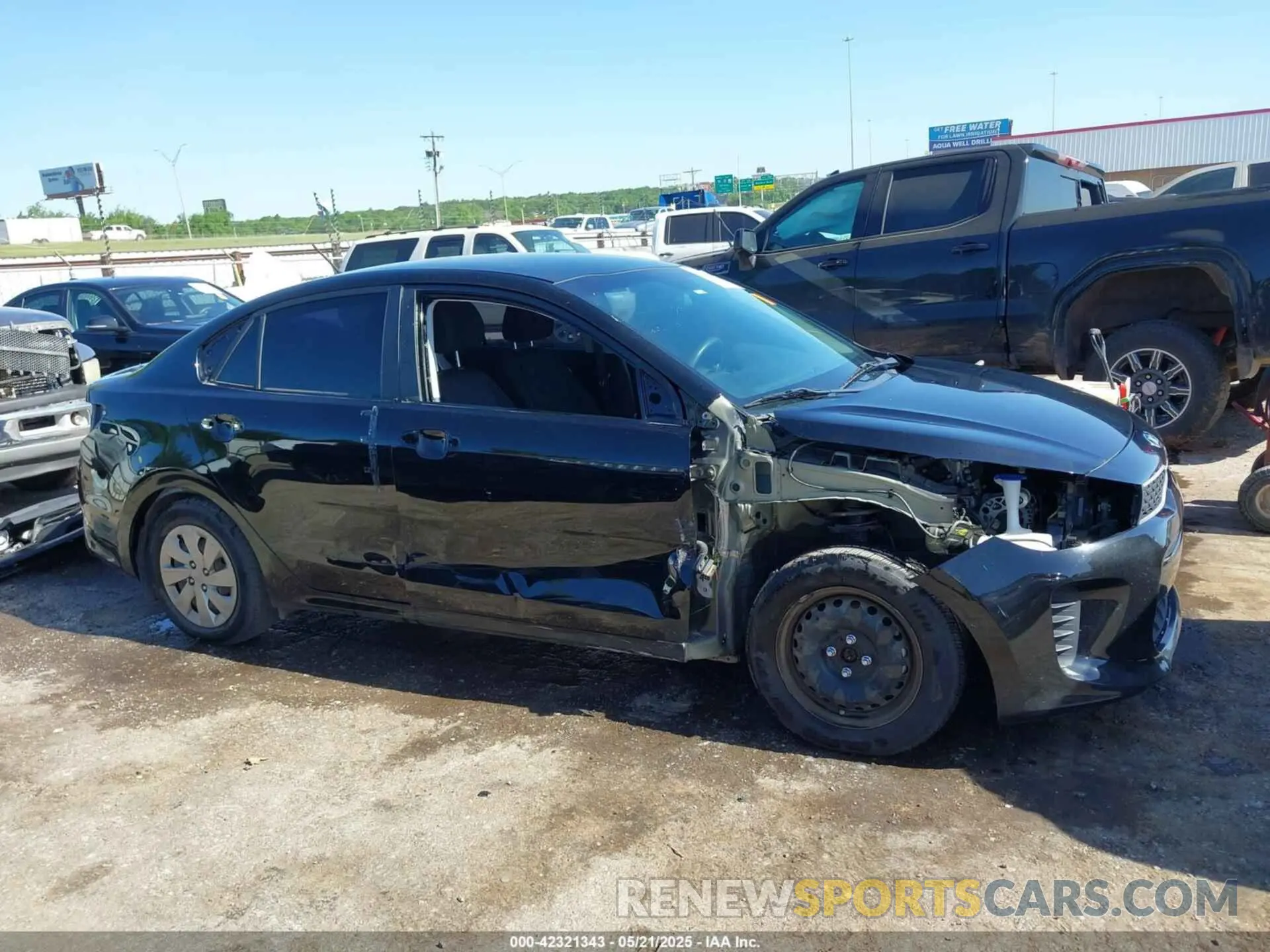14 fotografías del automóvil dañado 3KPA24AD2LE283536 KIA RIO 2020