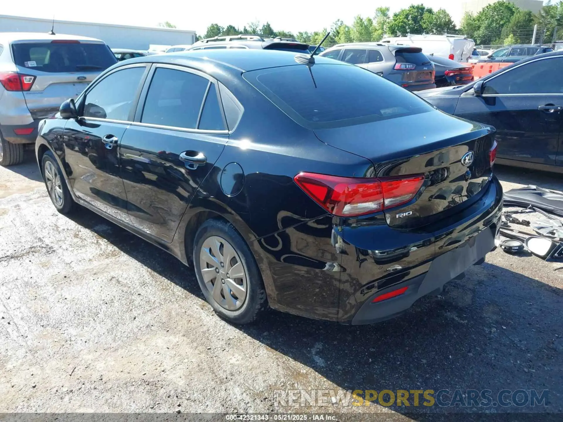 3 fotografías del automóvil dañado 3KPA24AD2LE283536 KIA RIO 2020