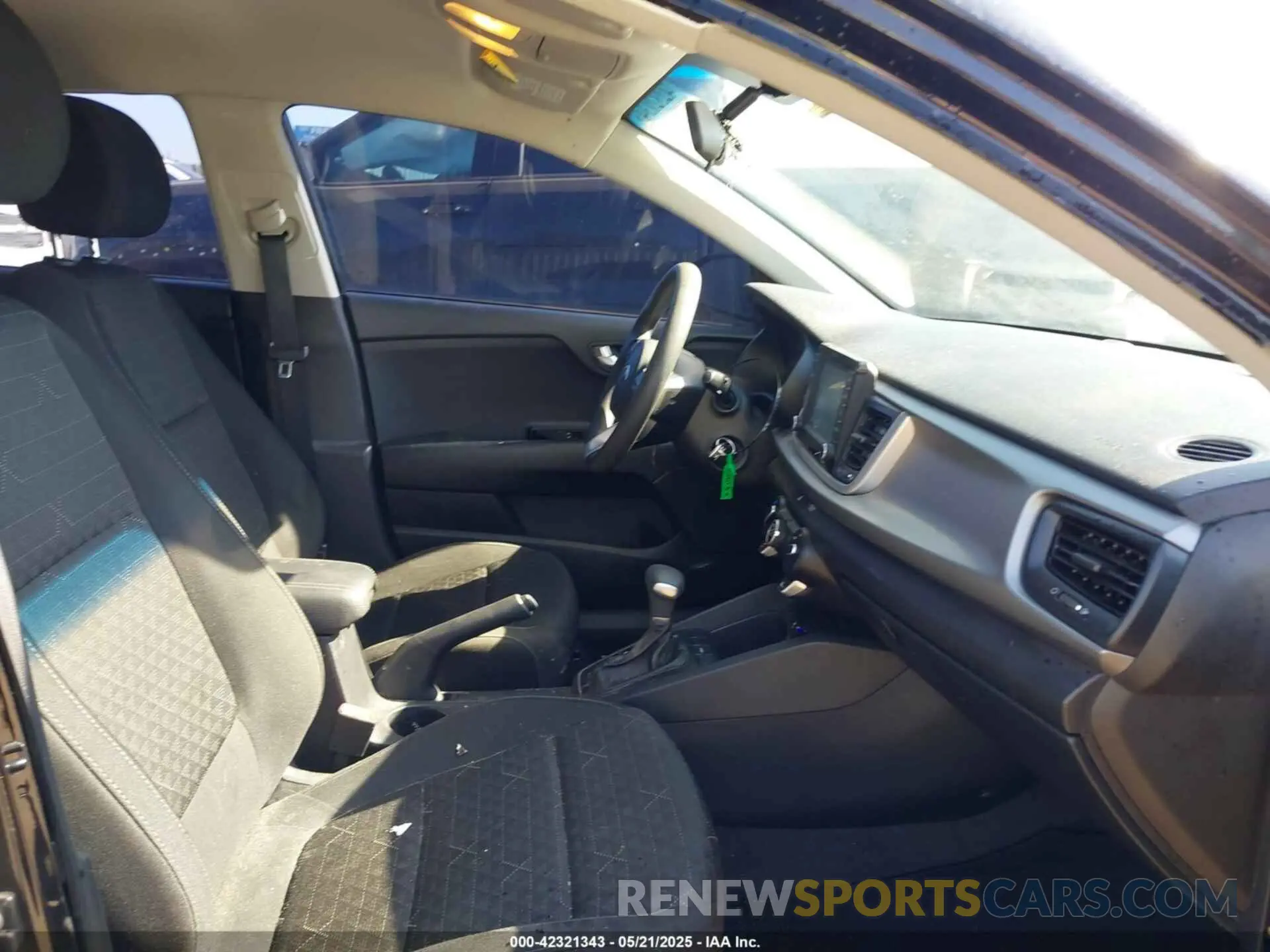 5 fotografías del automóvil dañado 3KPA24AD2LE283536 KIA RIO 2020