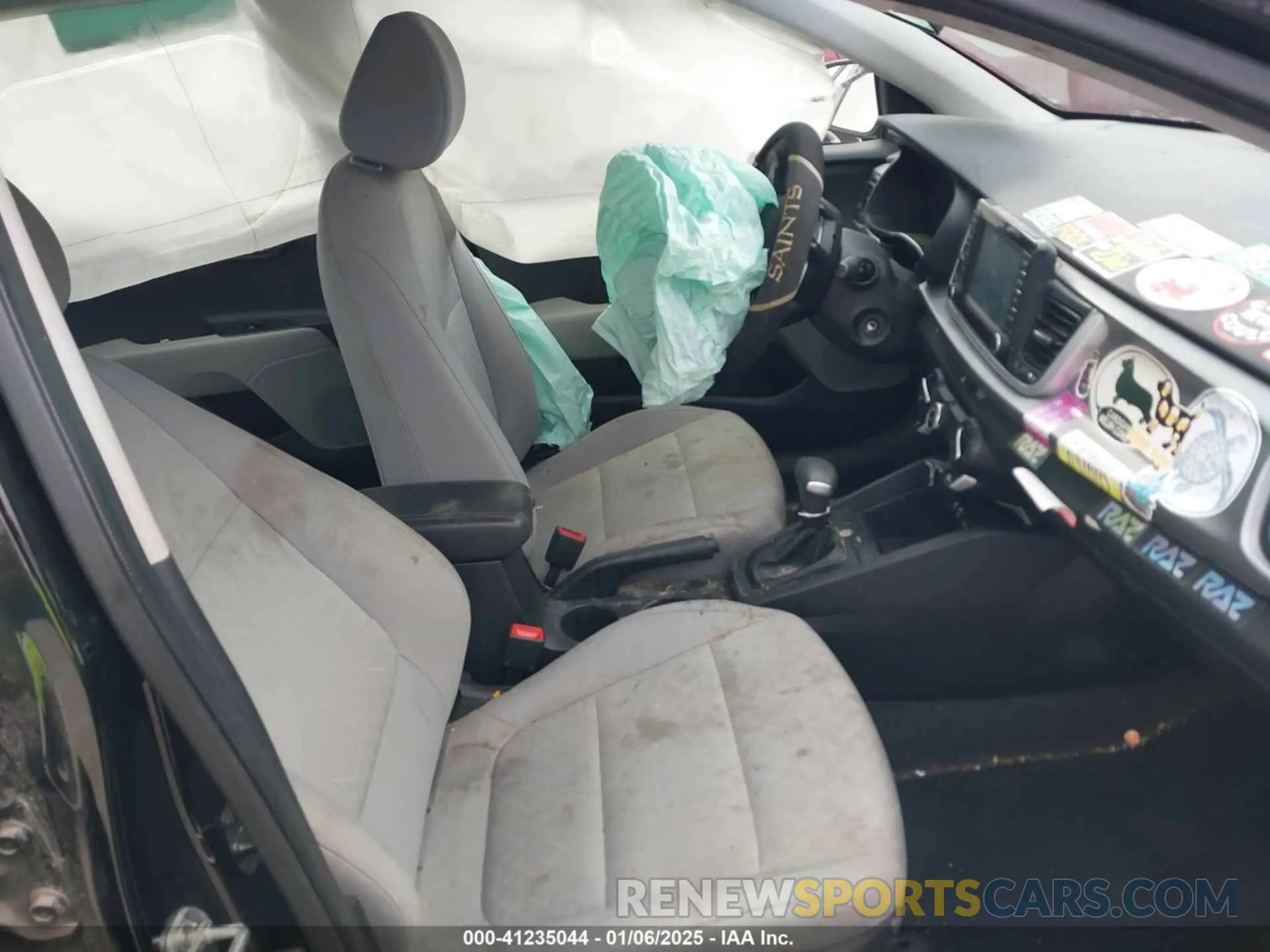 5 fotografías del automóvil dañado 3KPA24AD2LE319385 KIA RIO 2020