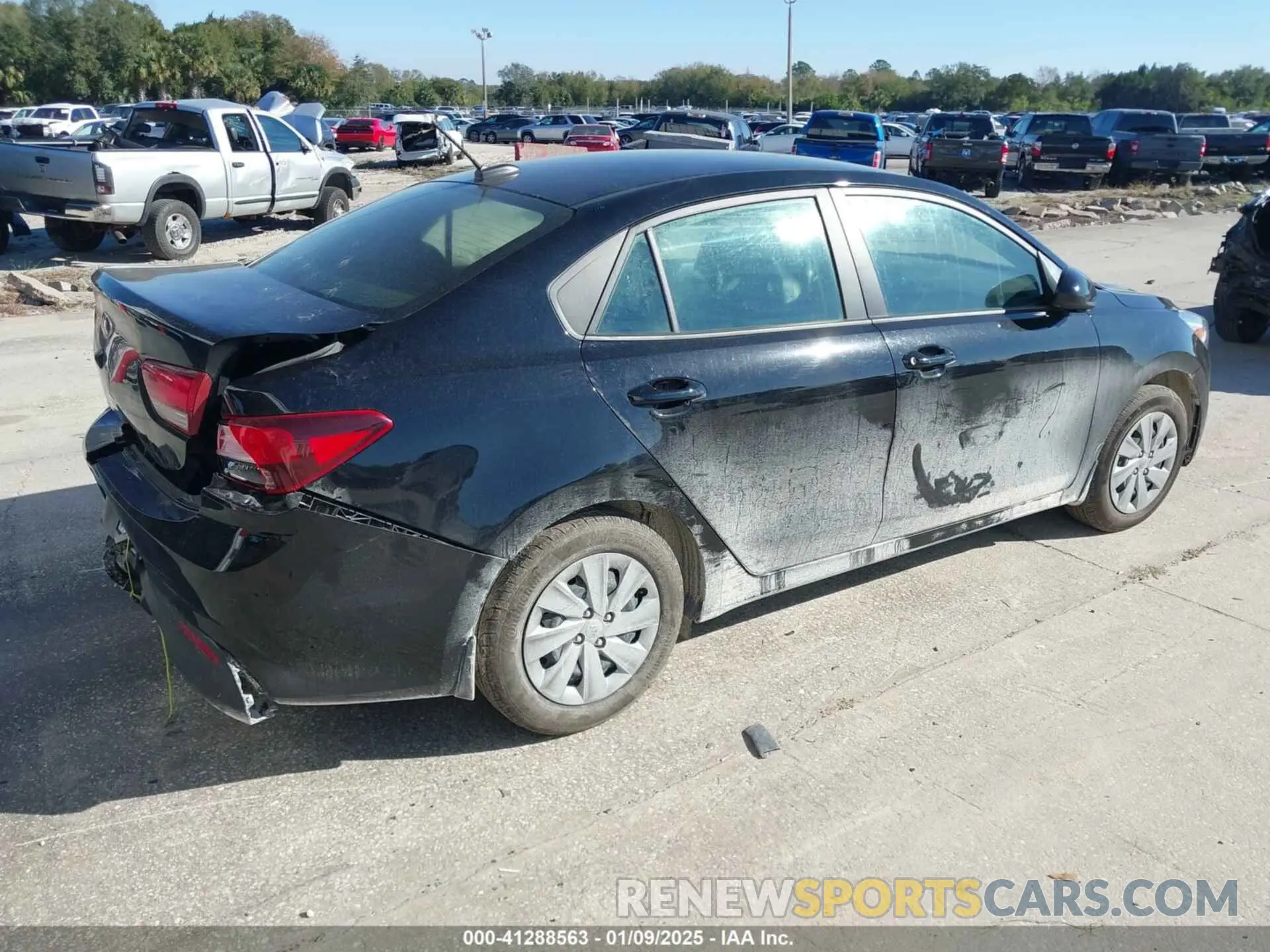 4 fotografías del automóvil dañado 3KPA24AD2LE358090 KIA RIO 2020