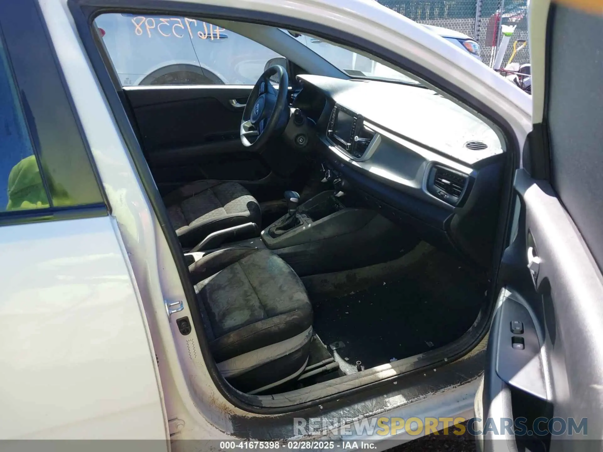 5 fotografías del automóvil dañado 3KPA24AD3LE279494 KIA RIO 2020