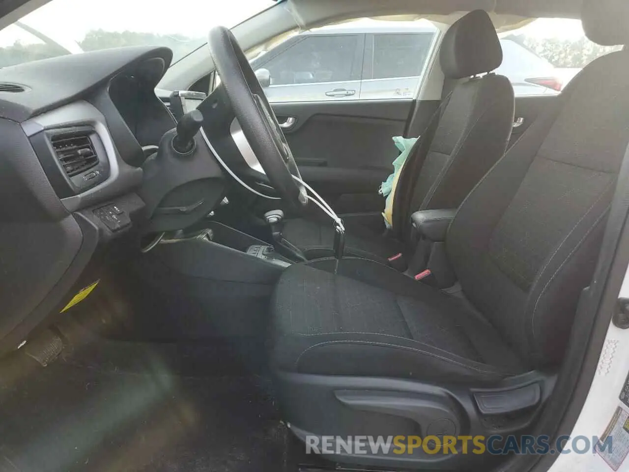 7 fotografías del automóvil dañado 3KPA24AD3LE311618 KIA RIO 2020