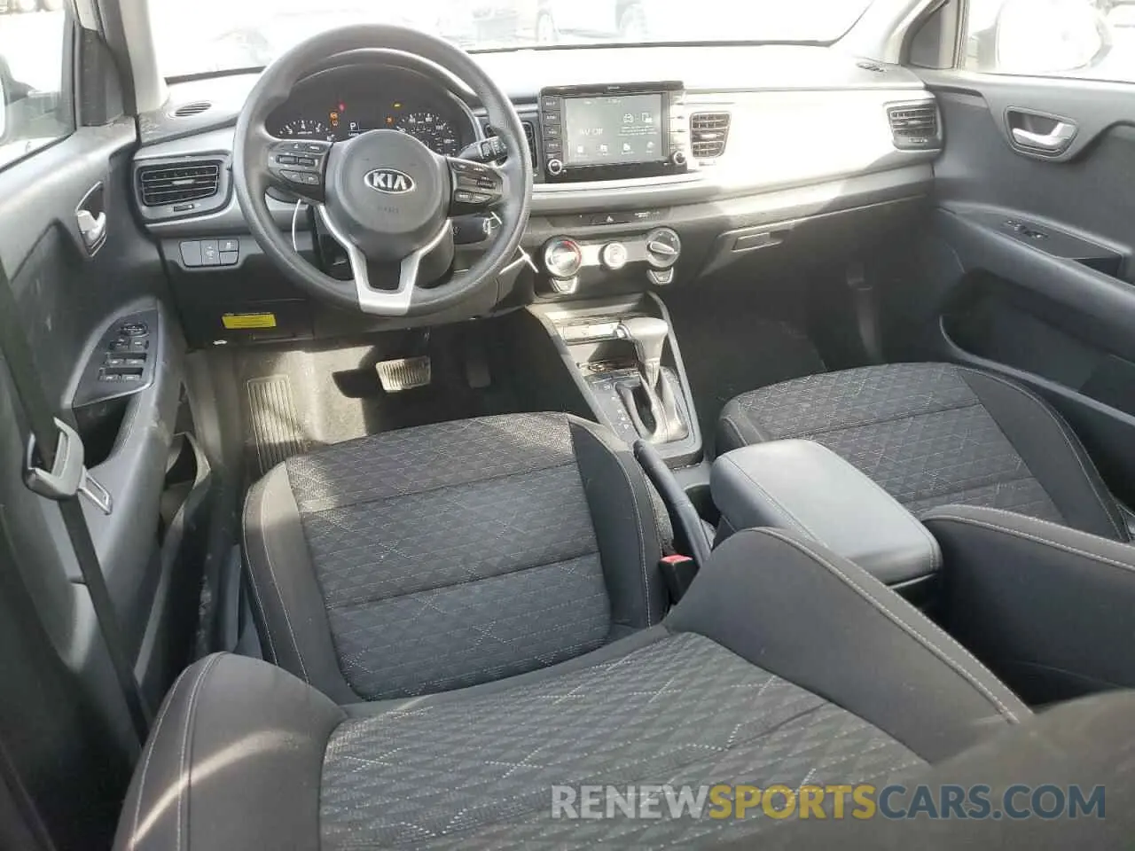 8 fotografías del automóvil dañado 3KPA24AD3LE311618 KIA RIO 2020