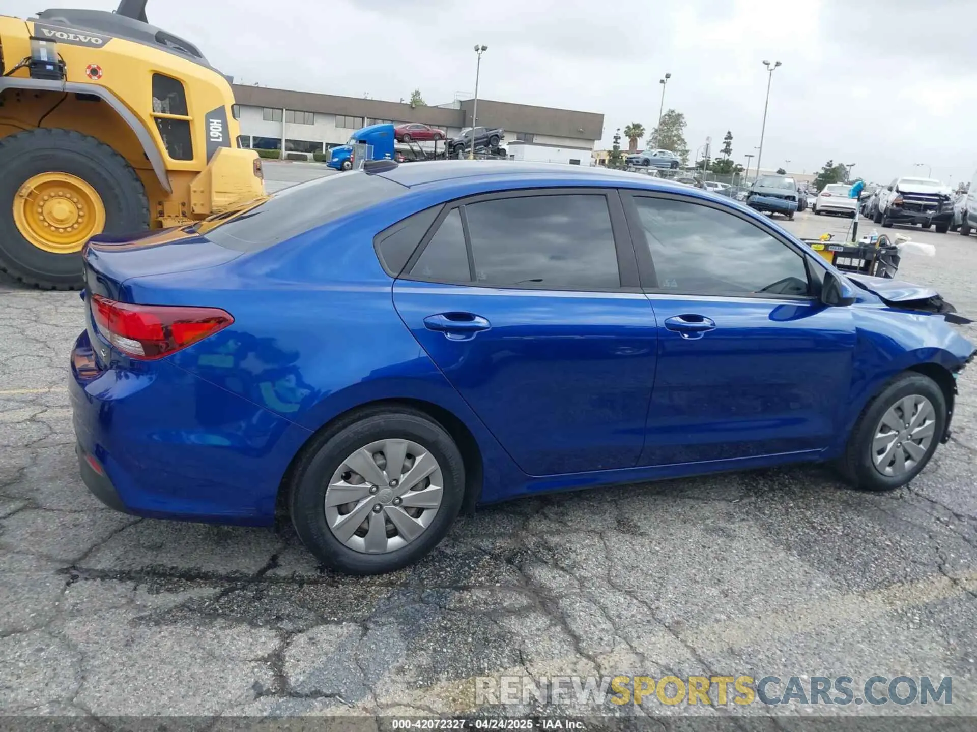 14 fotografías del automóvil dañado 3KPA24AD4LE258976 KIA RIO 2020