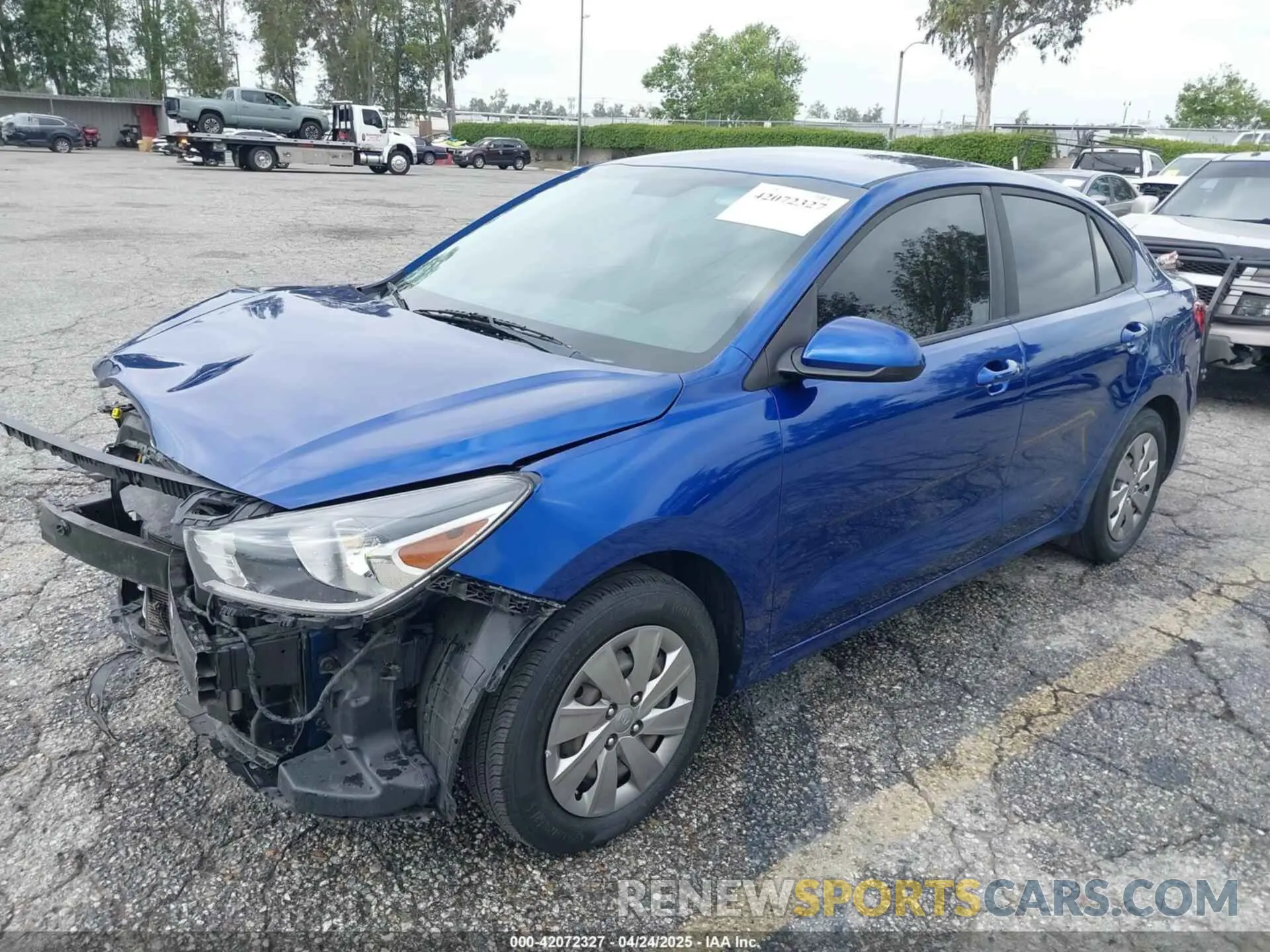 2 fotografías del automóvil dañado 3KPA24AD4LE258976 KIA RIO 2020